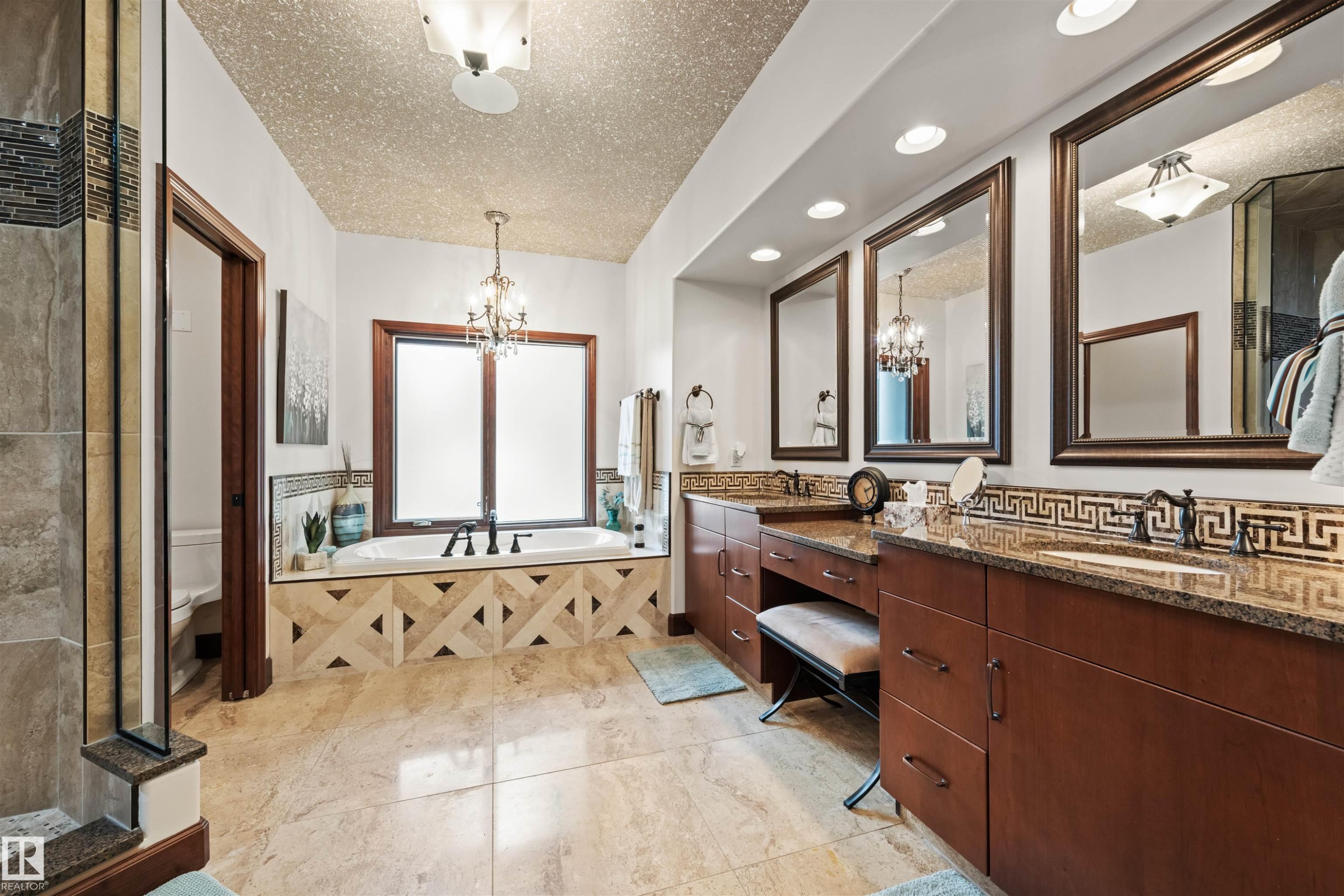 188 Windermere Drive Nw, Edmonton, AB - Indoor Photo Showing Bathroom
