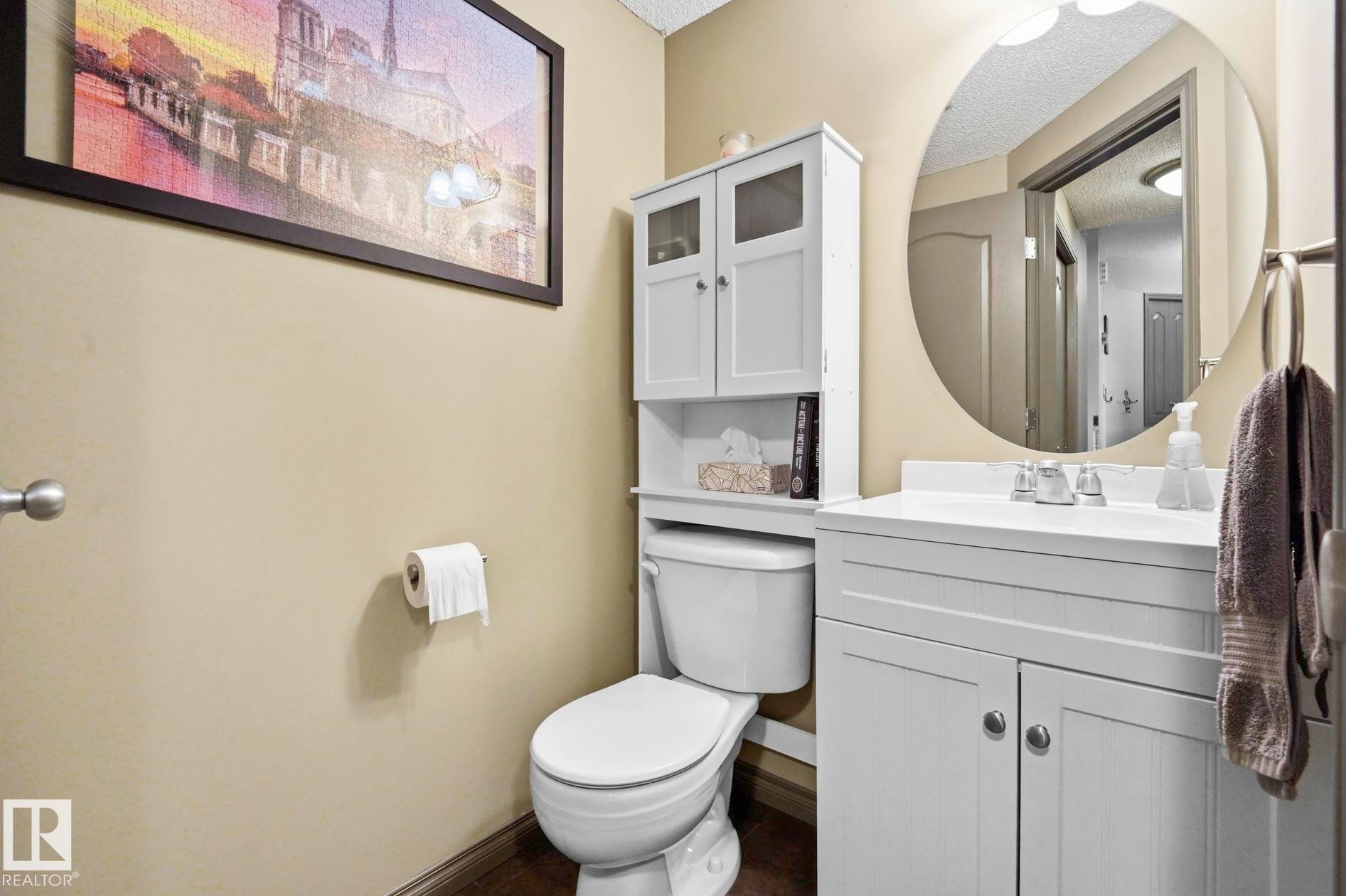 5420 162B Avenue Nw, Edmonton, AB - Indoor Photo Showing Bathroom