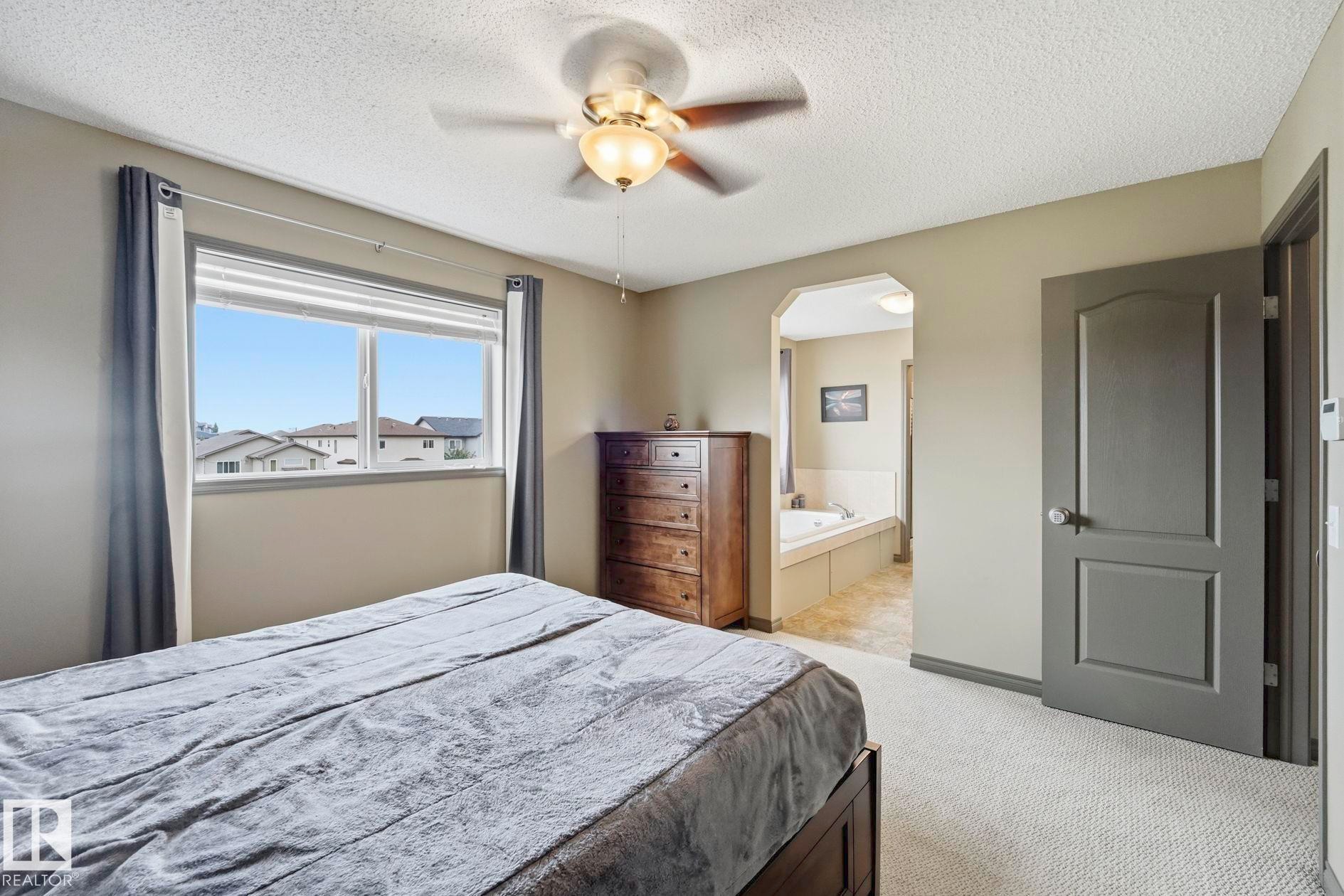 5420 162B Avenue Nw, Edmonton, AB - Indoor Photo Showing Bedroom