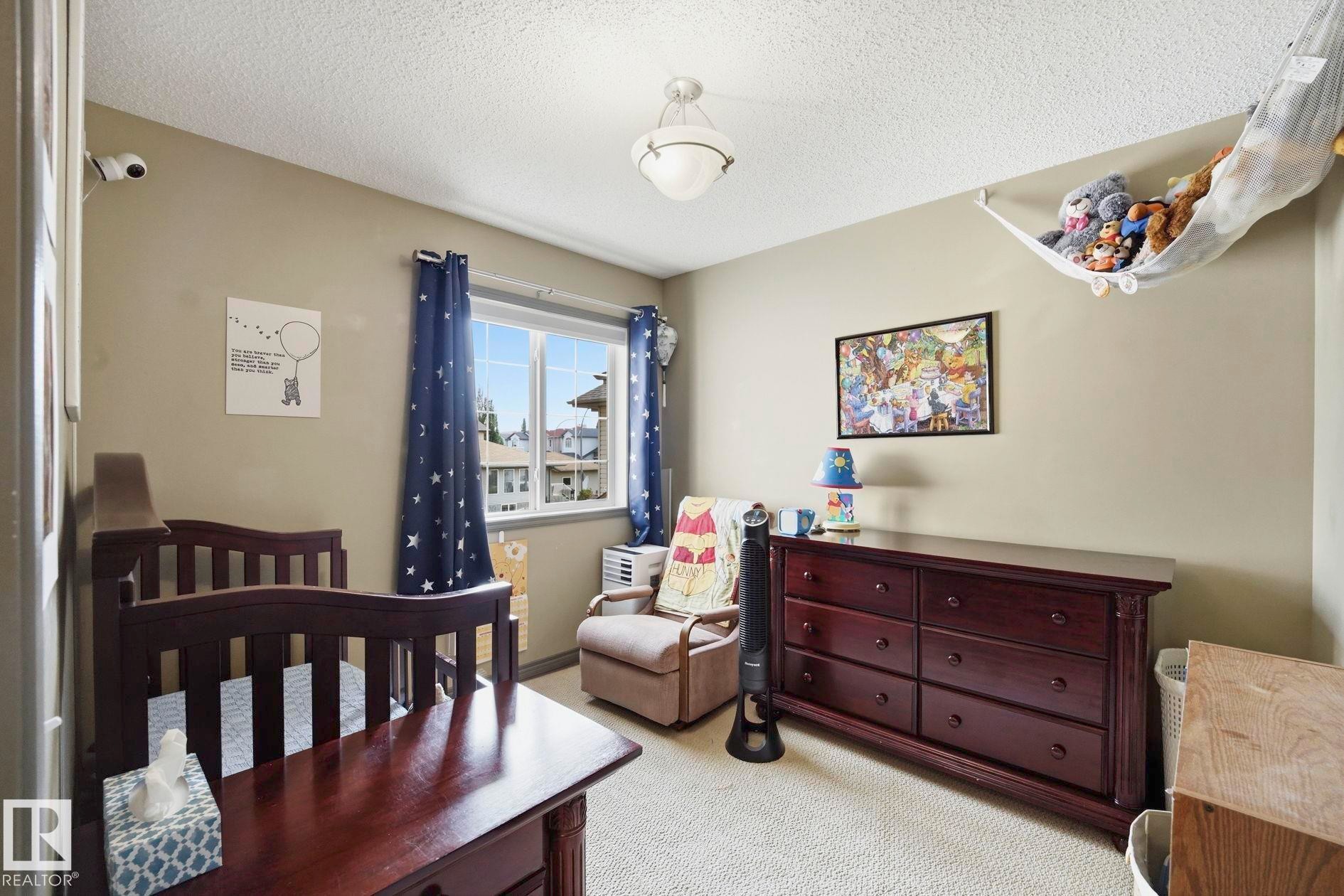 5420 162B Avenue Nw, Edmonton, AB - Indoor Photo Showing Bedroom