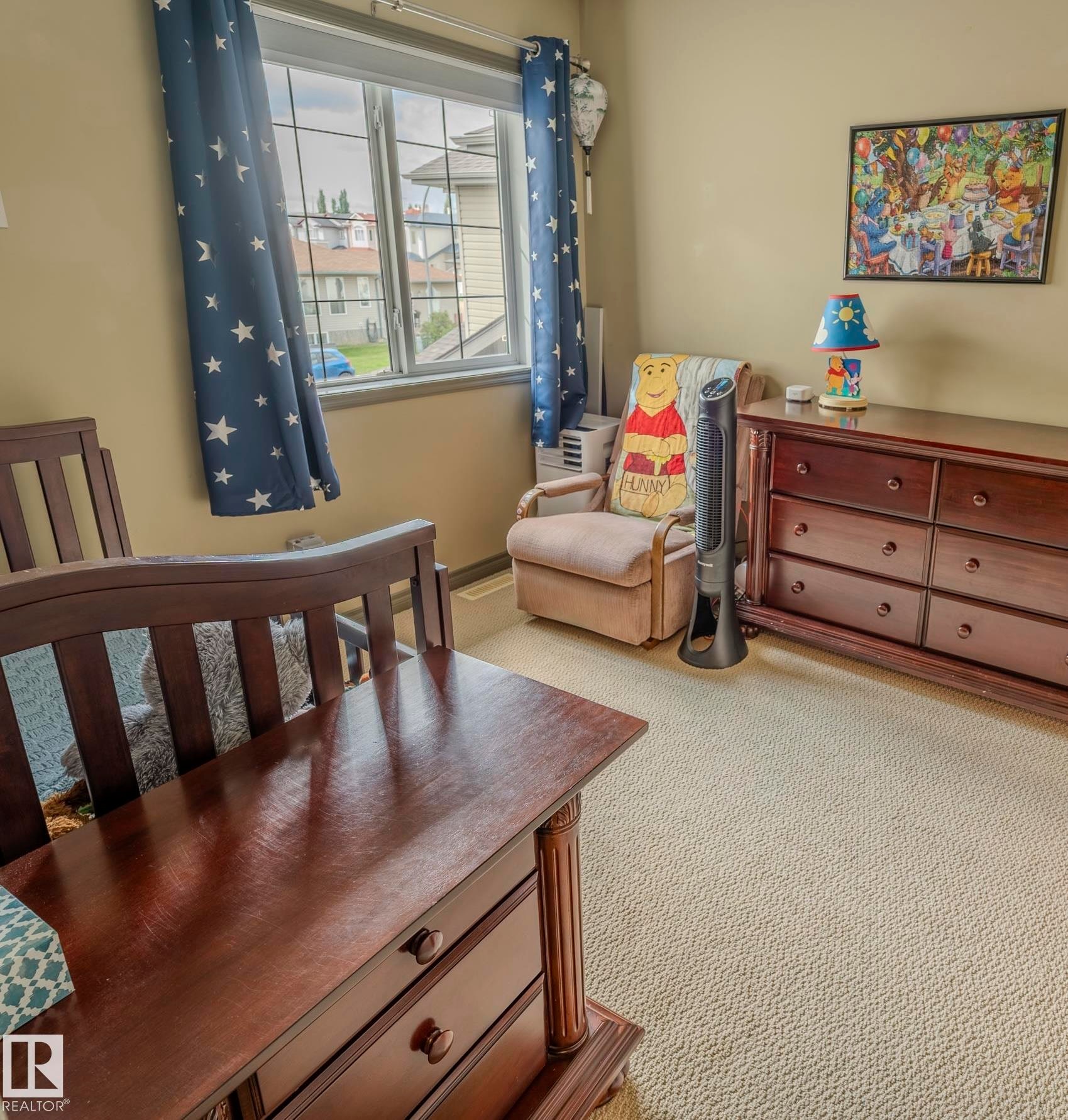 5420 162B Avenue Nw, Edmonton, AB - Indoor Photo Showing Bedroom