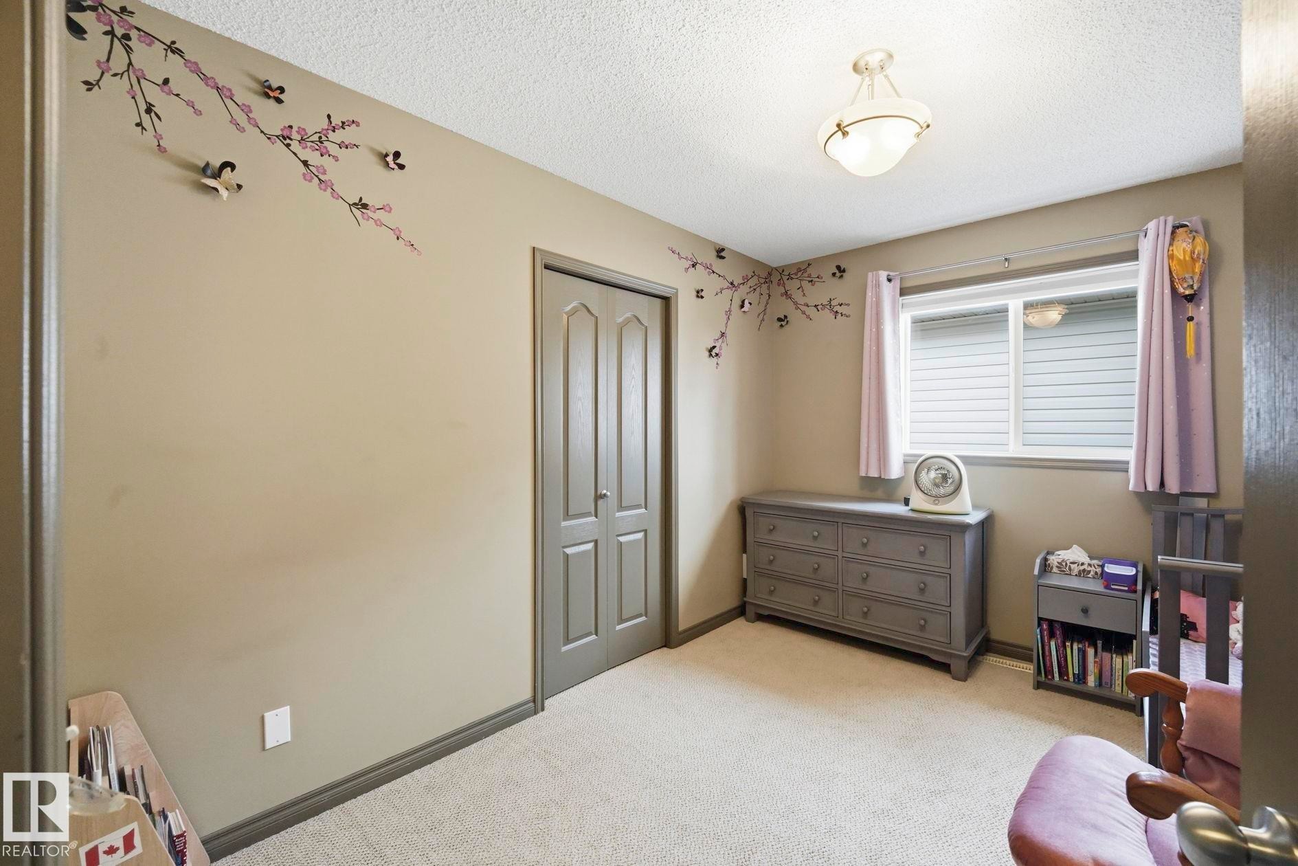 5420 162B Avenue Nw, Edmonton, AB - Indoor Photo Showing Bedroom