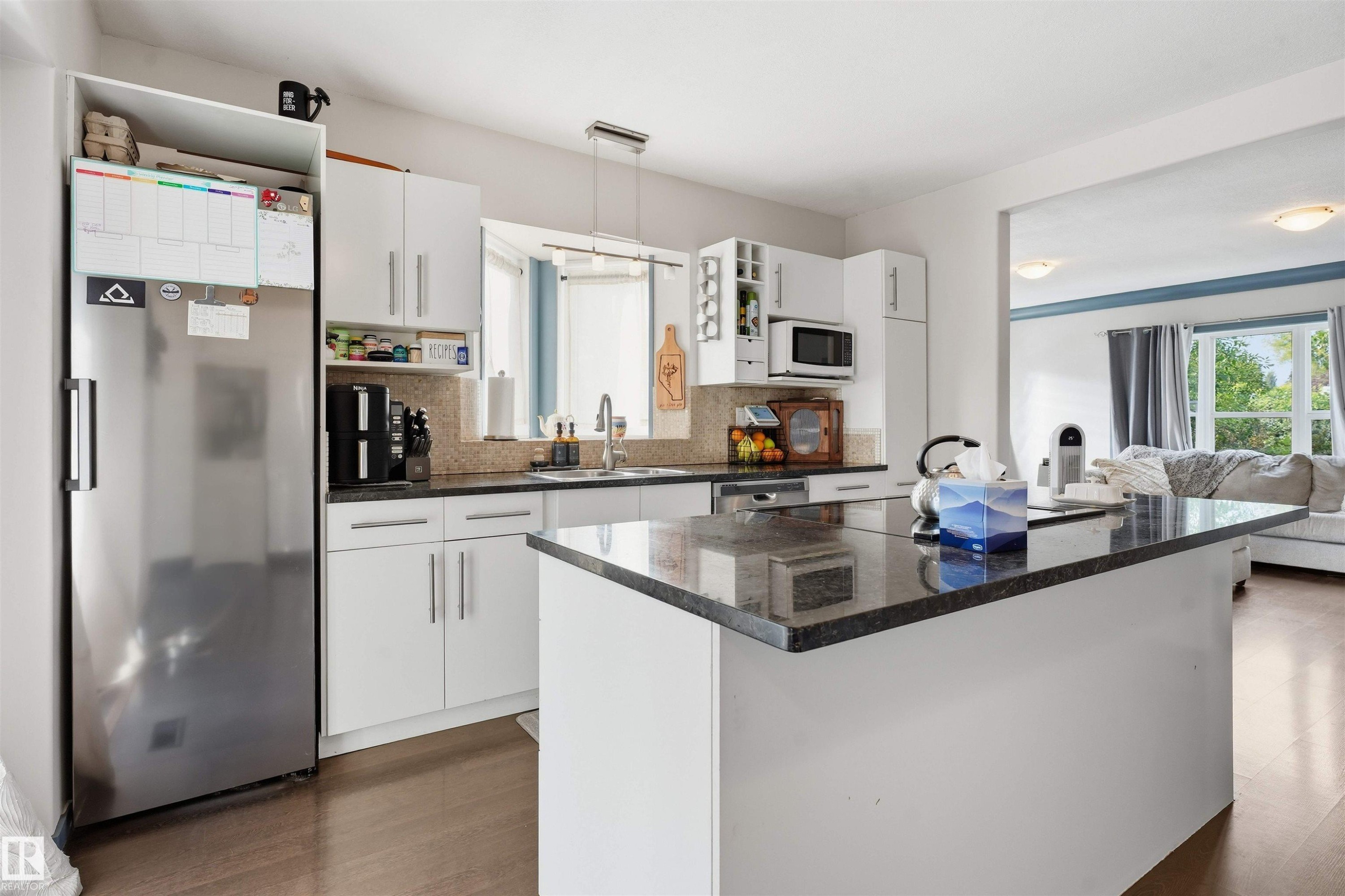 5507 49 Avenue, Wetaskiwin, AB - Indoor Photo Showing Kitchen