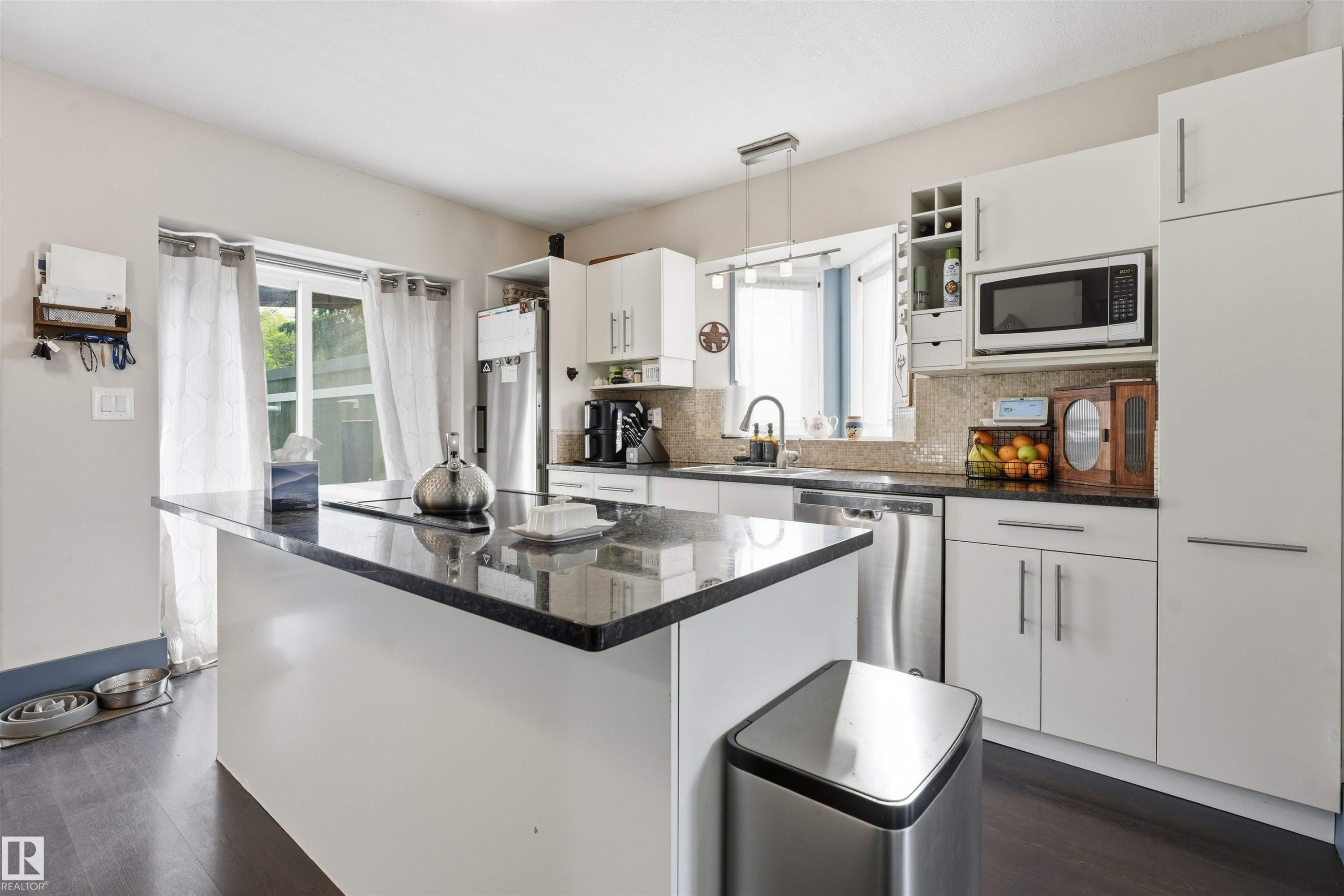 5507 49 Avenue, Wetaskiwin, AB - Indoor Photo Showing Kitchen