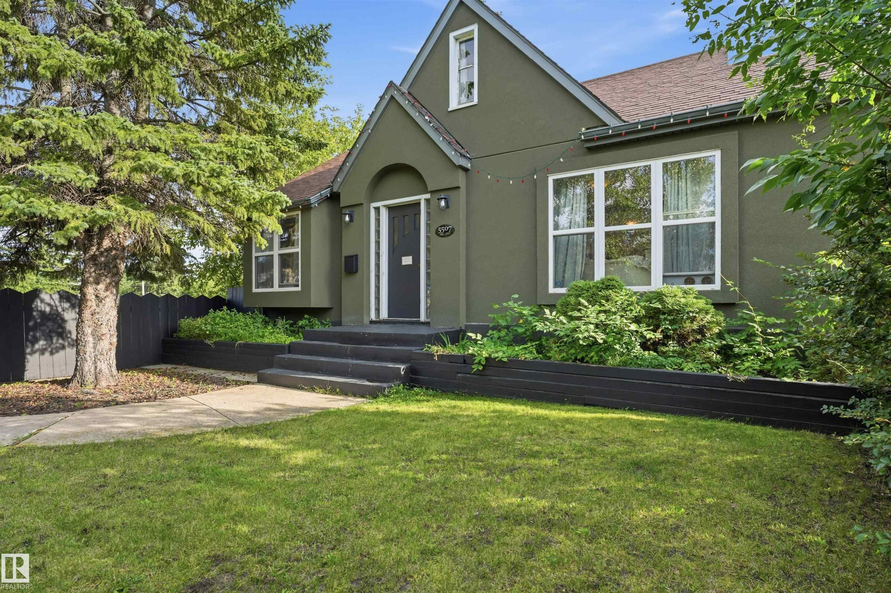 5507 49 Avenue, Wetaskiwin, AB - Outdoor