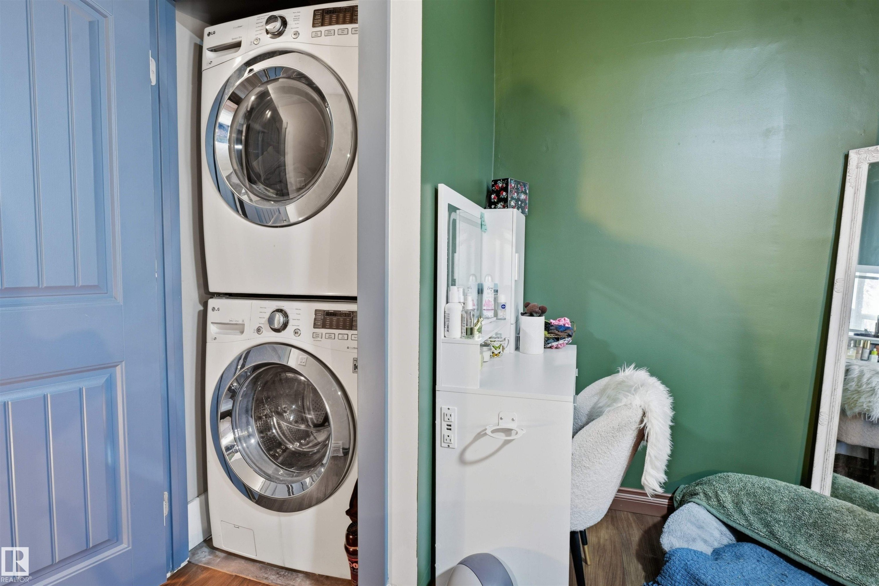 5507 49 Avenue, Wetaskiwin, AB - Indoor Photo Showing Laundry Room