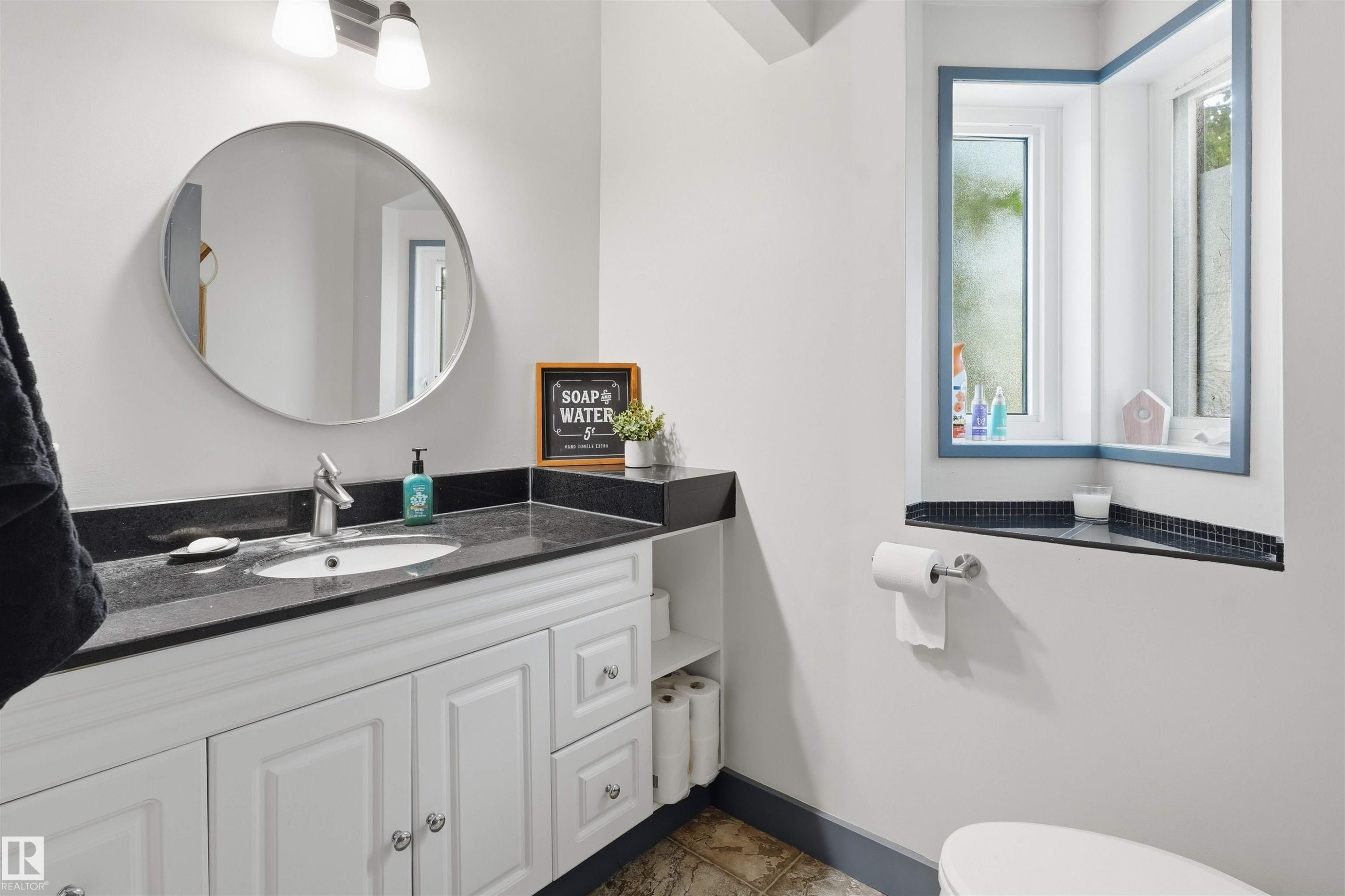 5507 49 Avenue, Wetaskiwin, AB - Indoor Photo Showing Bathroom