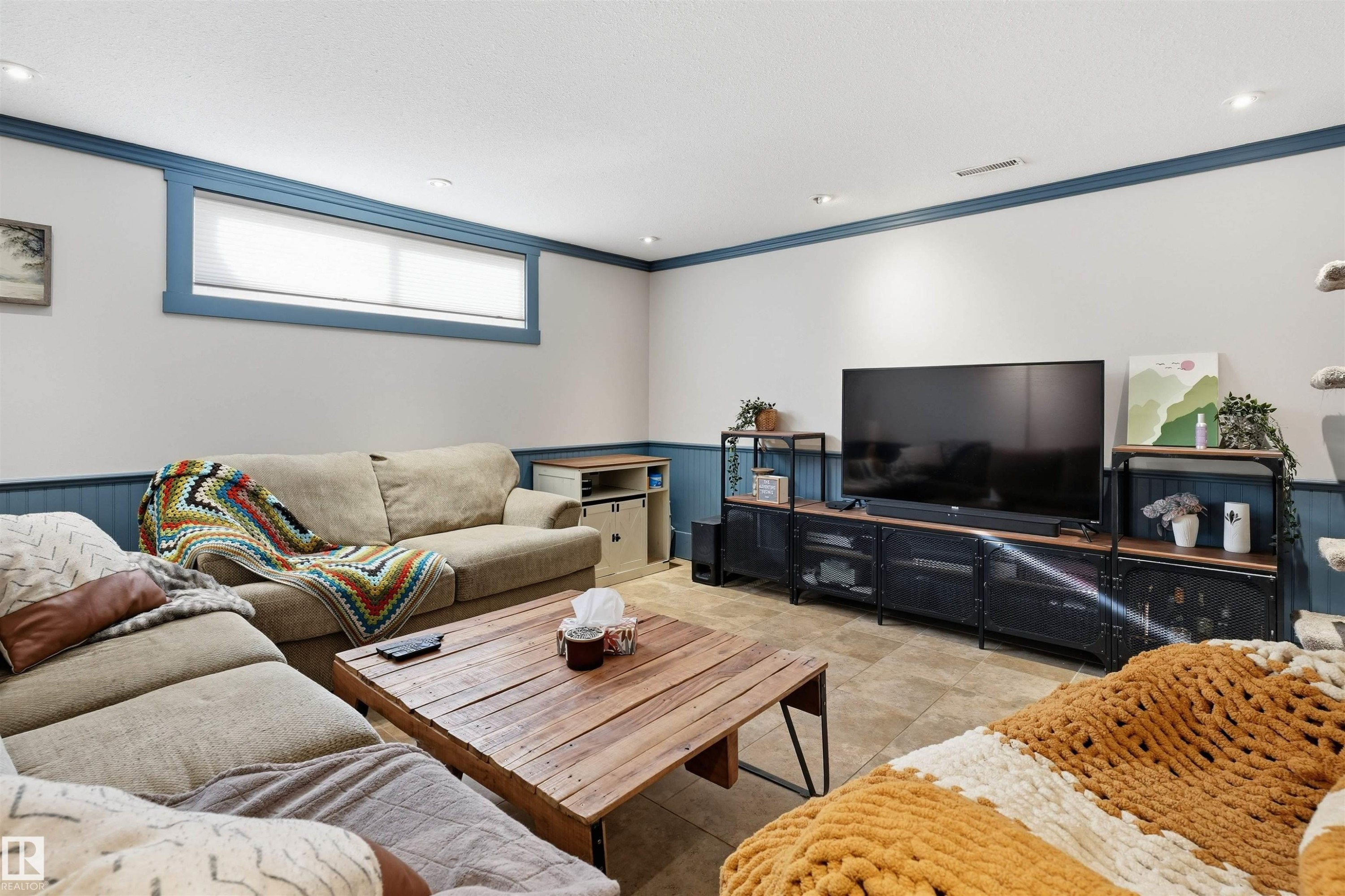5507 49 Avenue, Wetaskiwin, AB - Indoor Photo Showing Living Room