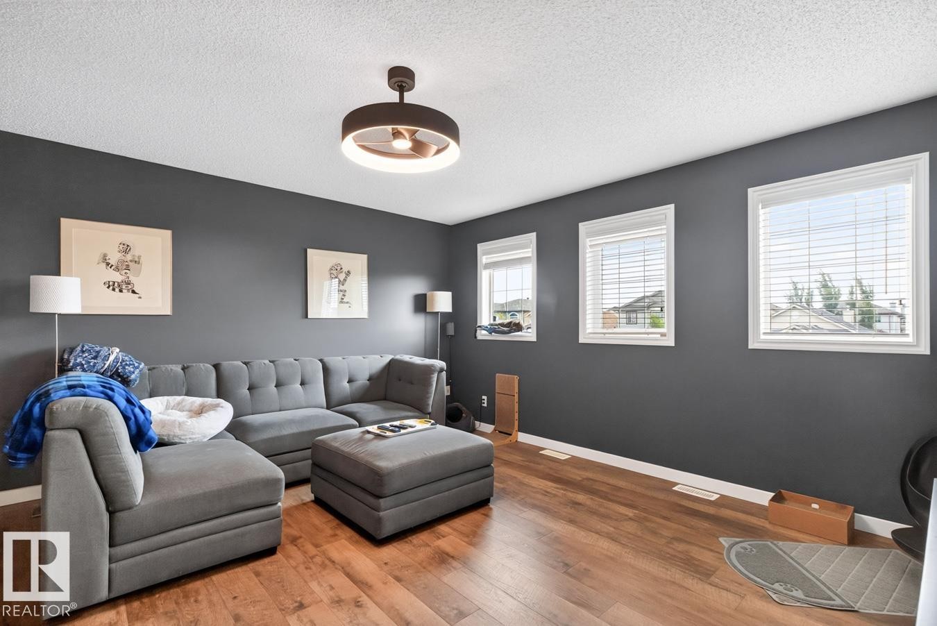 10 Douglas Crescent, Leduc, AB - Indoor Photo Showing Living Room