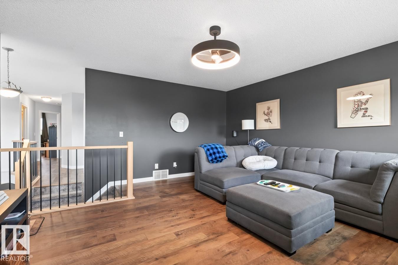 10 Douglas Crescent, Leduc, AB - Indoor Photo Showing Living Room