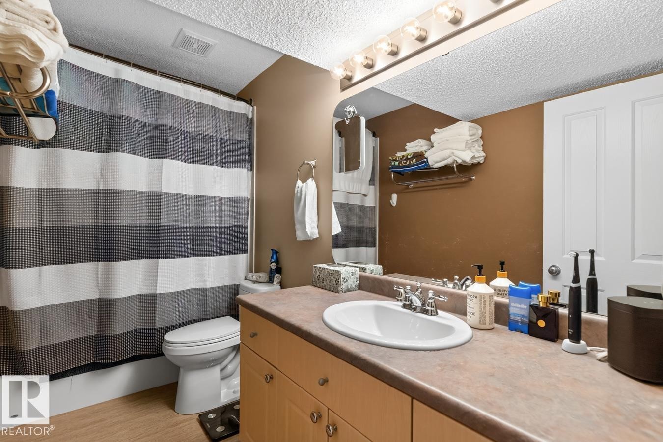 10 Douglas Crescent, Leduc, AB - Indoor Photo Showing Bathroom