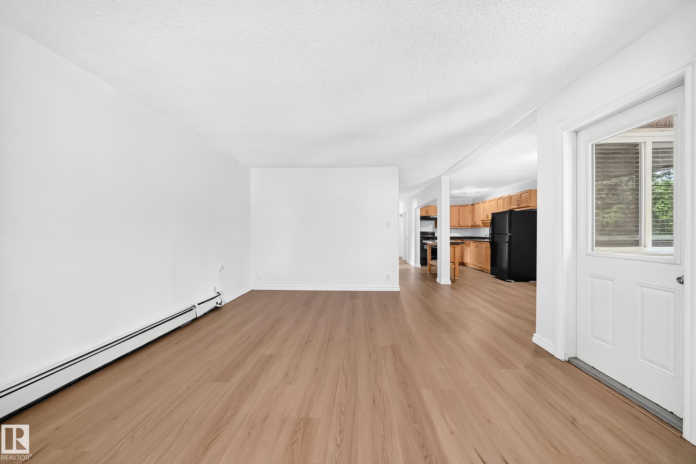#10 6120 118 Av Nw, Edmonton, AB - Indoor Photo Showing Other Room