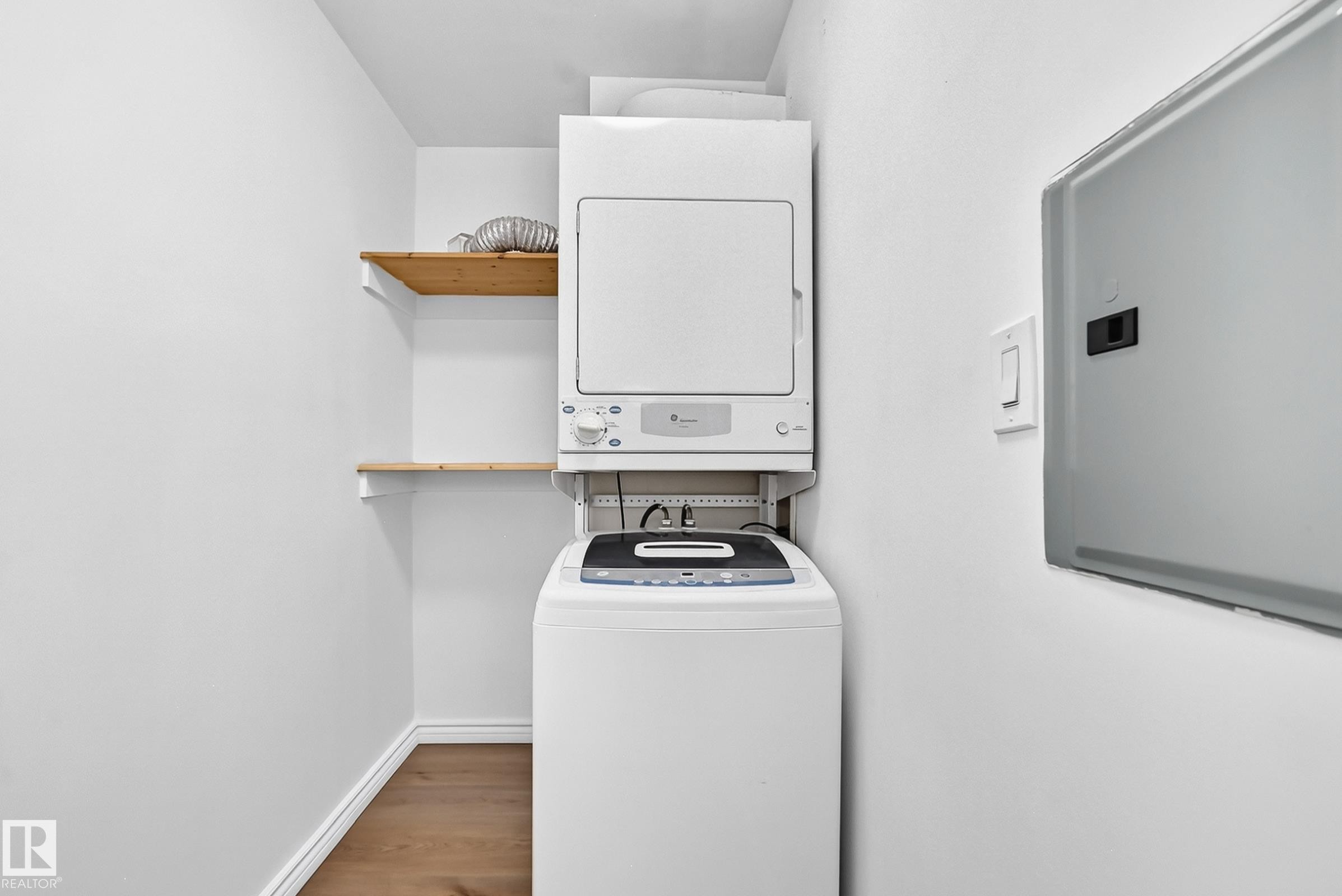#10 6120 118 Av Nw, Edmonton, AB - Indoor Photo Showing Laundry Room