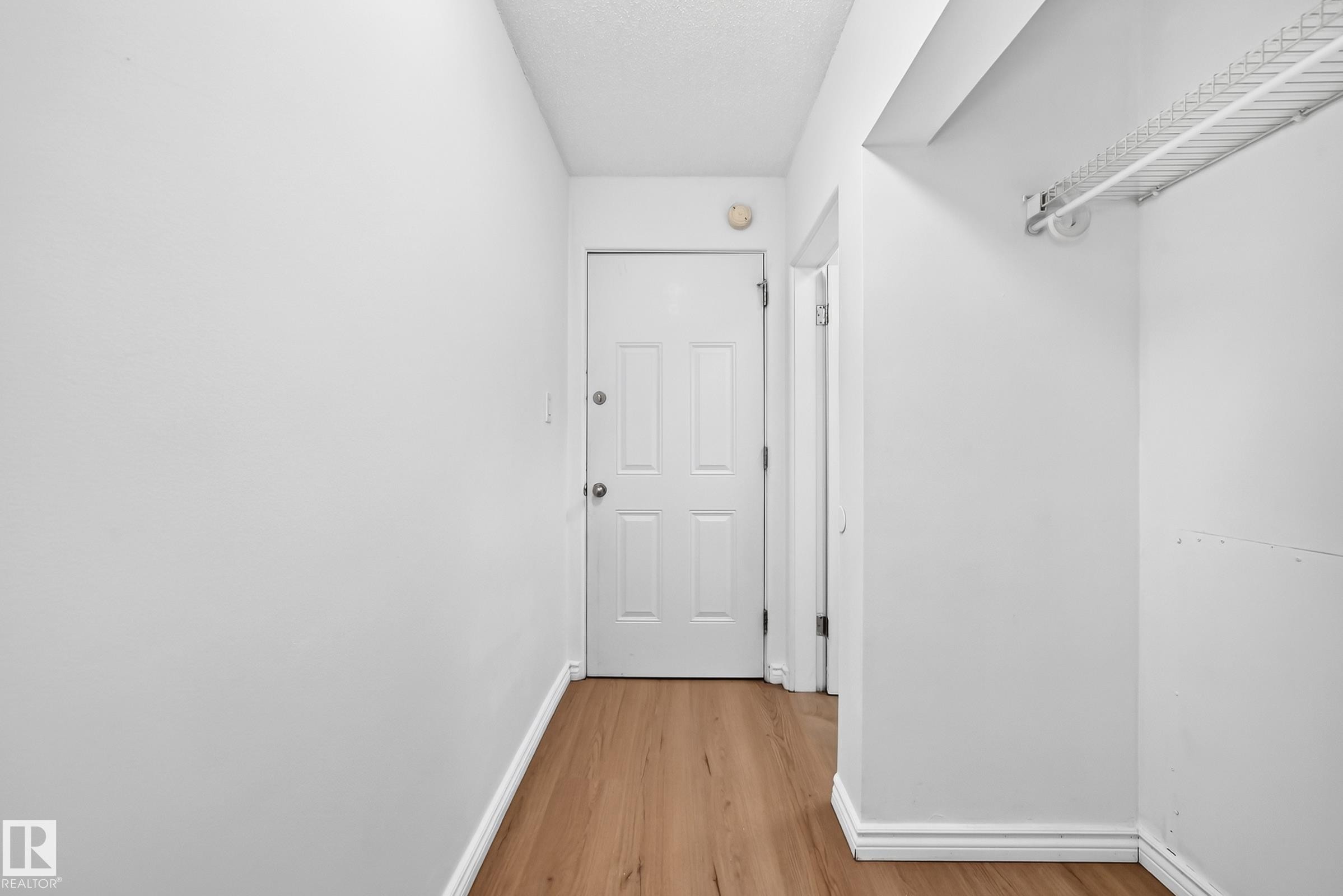 #10 6120 118 Av Nw, Edmonton, AB - Indoor Photo Showing Other Room