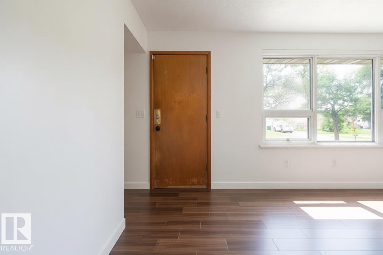 4906 50 Avenue, Lamont, AB - Indoor Photo Showing Other Room