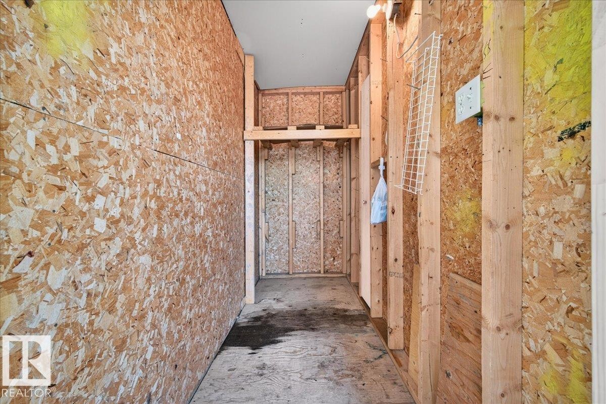 #35 2115 118 St Nw, Edmonton, AB - Indoor Photo Showing Other Room
