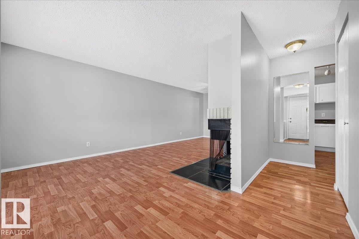 #35 2115 118 St Nw, Edmonton, AB - Indoor Photo Showing Other Room