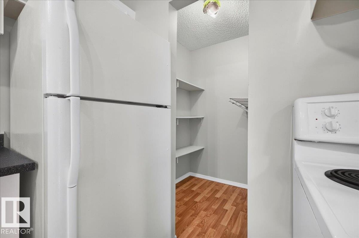 #35 2115 118 St Nw, Edmonton, AB - Indoor
