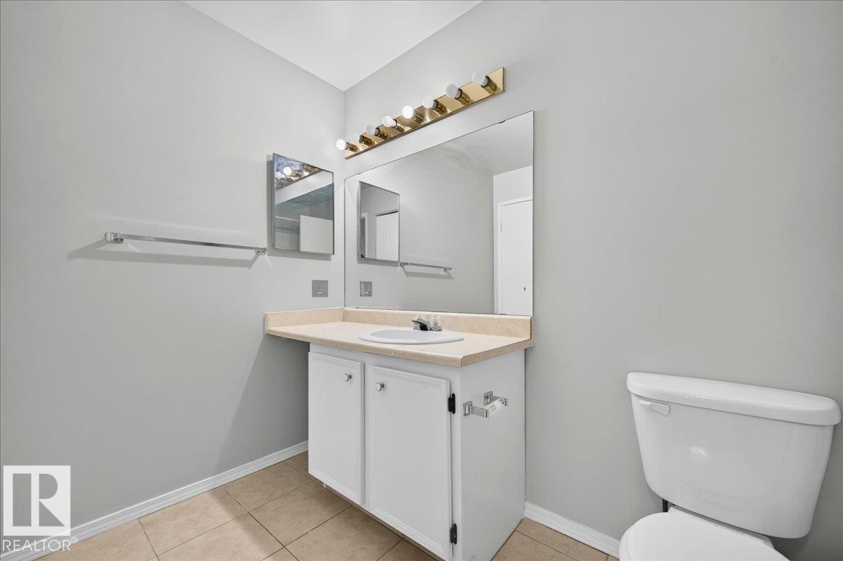 #35 2115 118 St Nw, Edmonton, AB - Indoor Photo Showing Bathroom