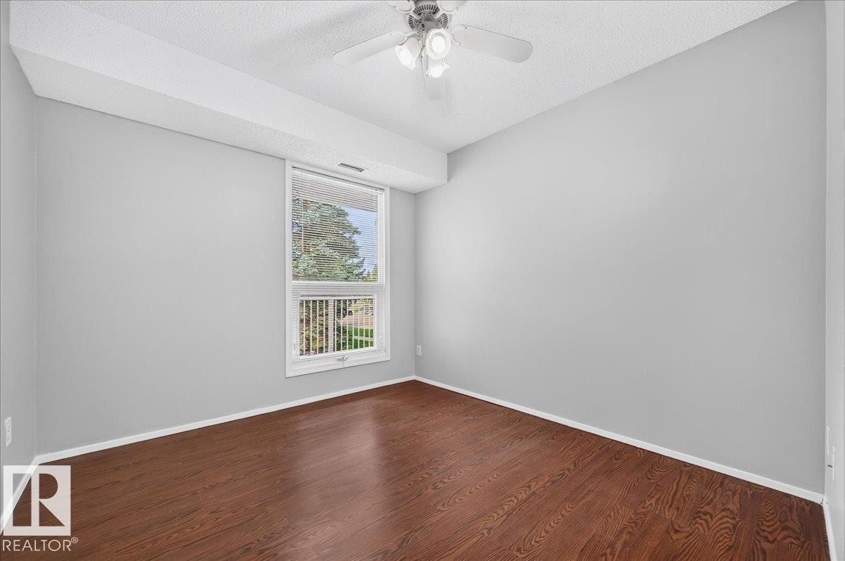 #35 2115 118 St Nw, Edmonton, AB - Indoor Photo Showing Other Room