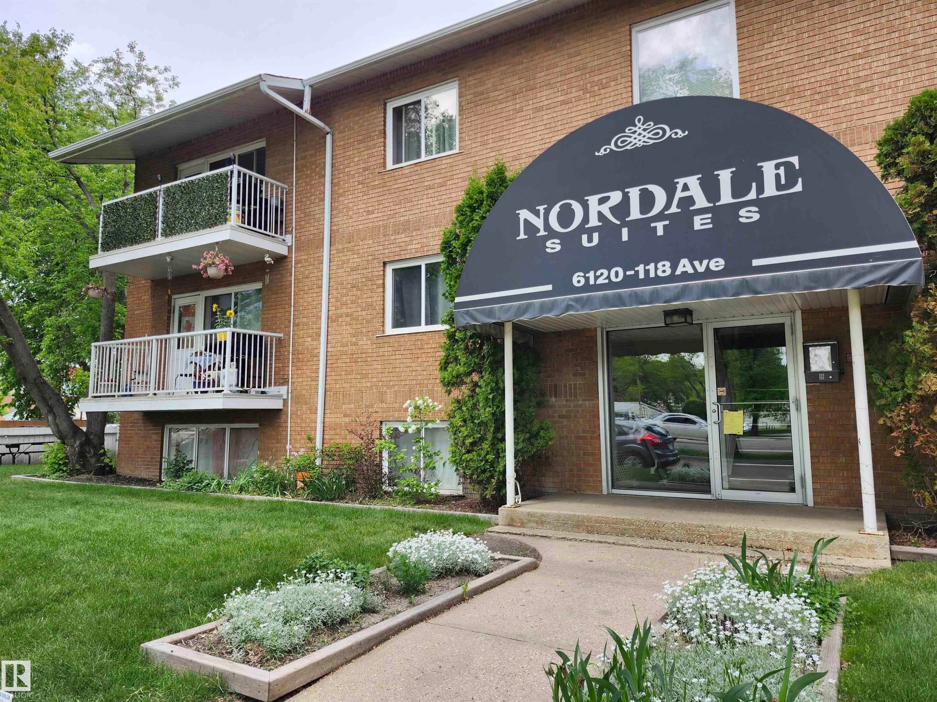 #4 6120 118 Av Nw, Edmonton, AB - Outdoor With Exterior