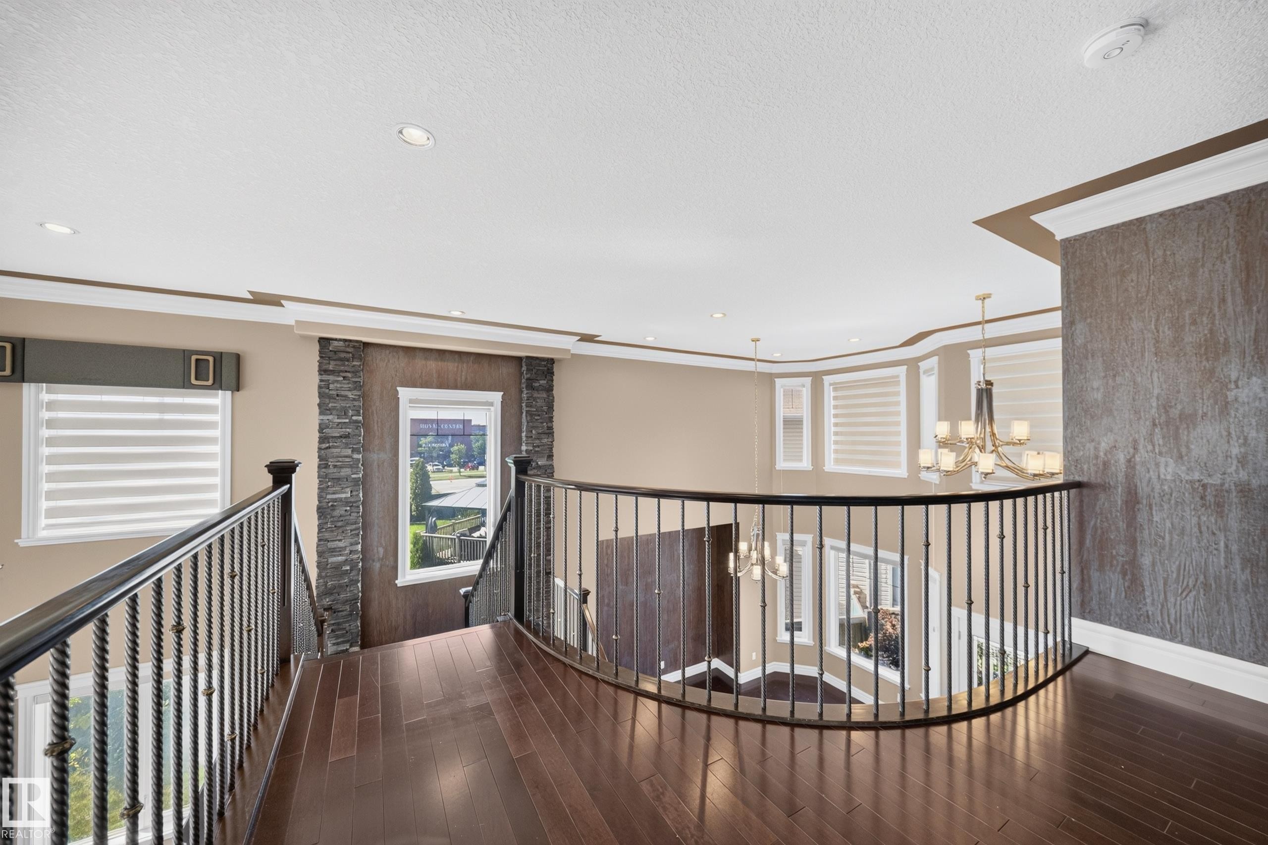 7103 168 Avenue Nw, Edmonton, AB - Indoor Photo Showing Other Room