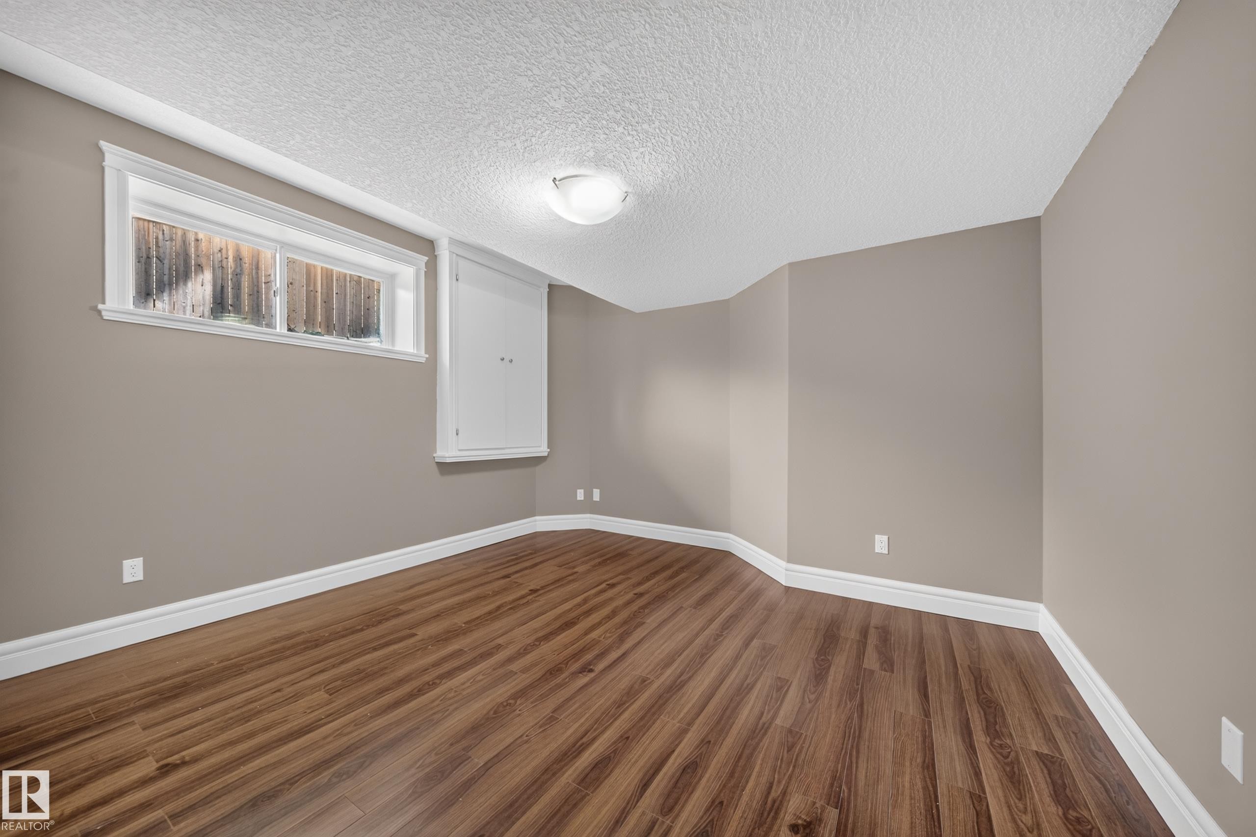 7103 168 Avenue Nw, Edmonton, AB - Indoor Photo Showing Other Room