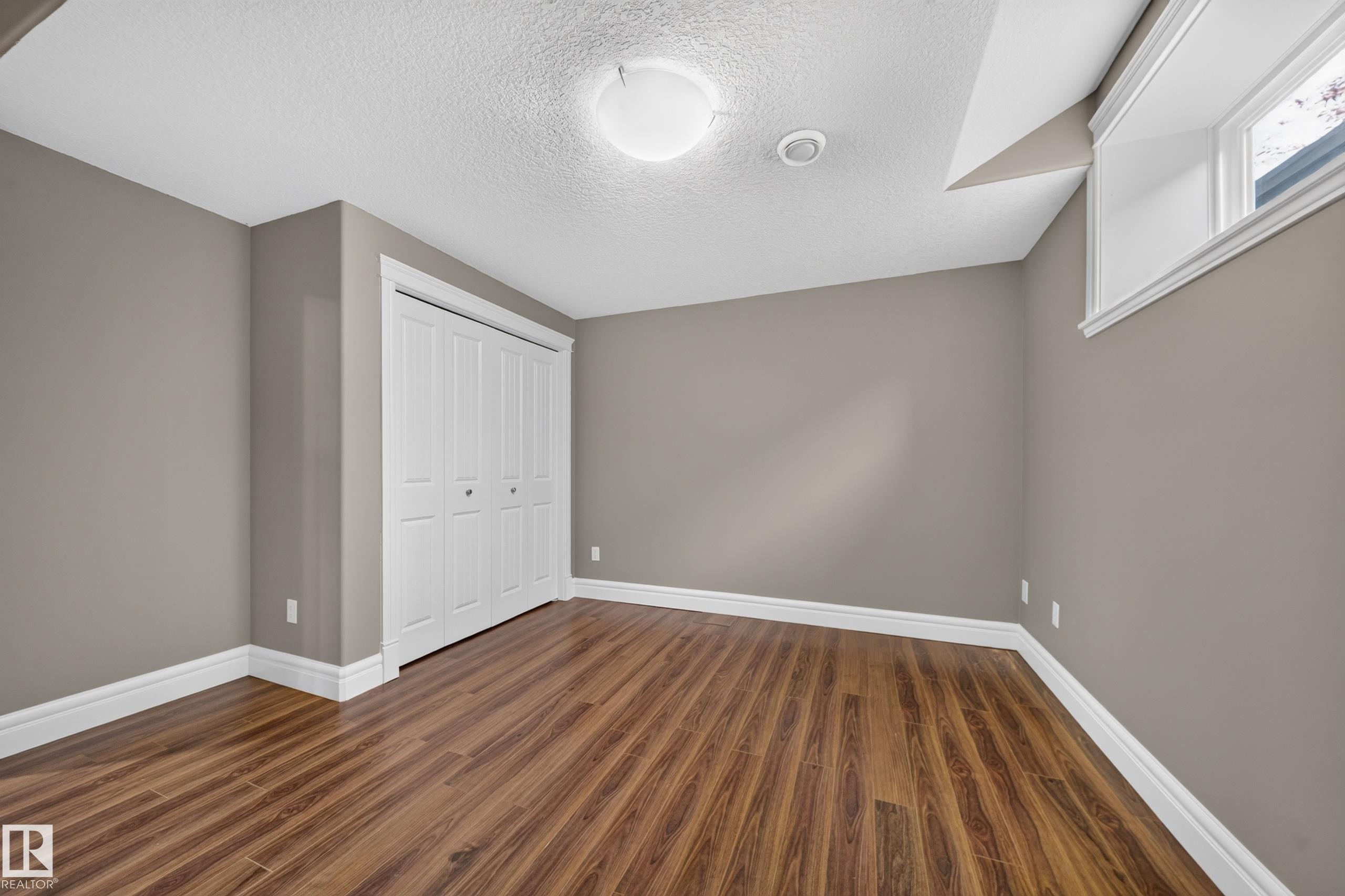 7103 168 Avenue Nw, Edmonton, AB - Indoor Photo Showing Other Room