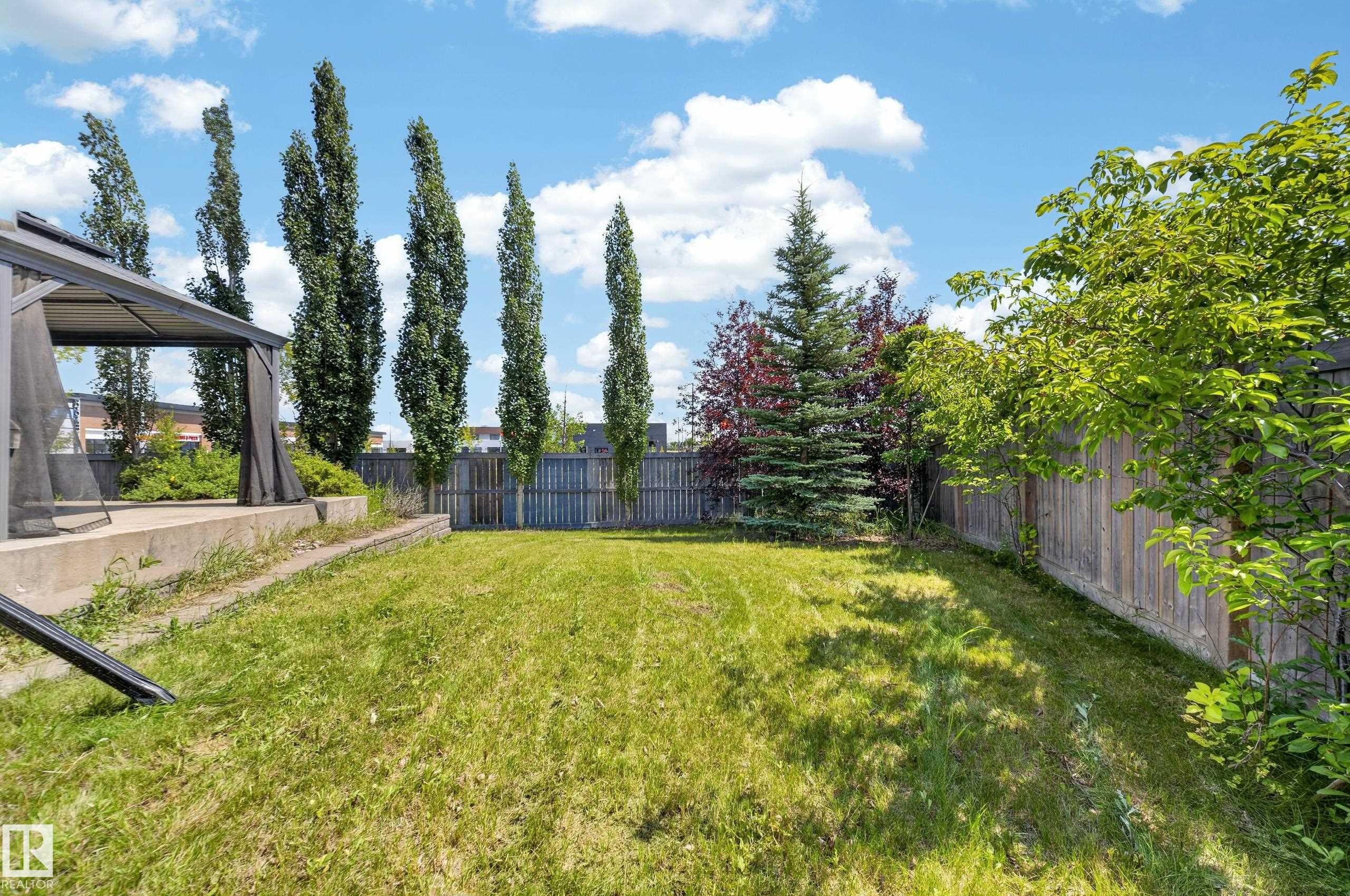 7103 168 Avenue Nw, Edmonton, AB - Outdoor