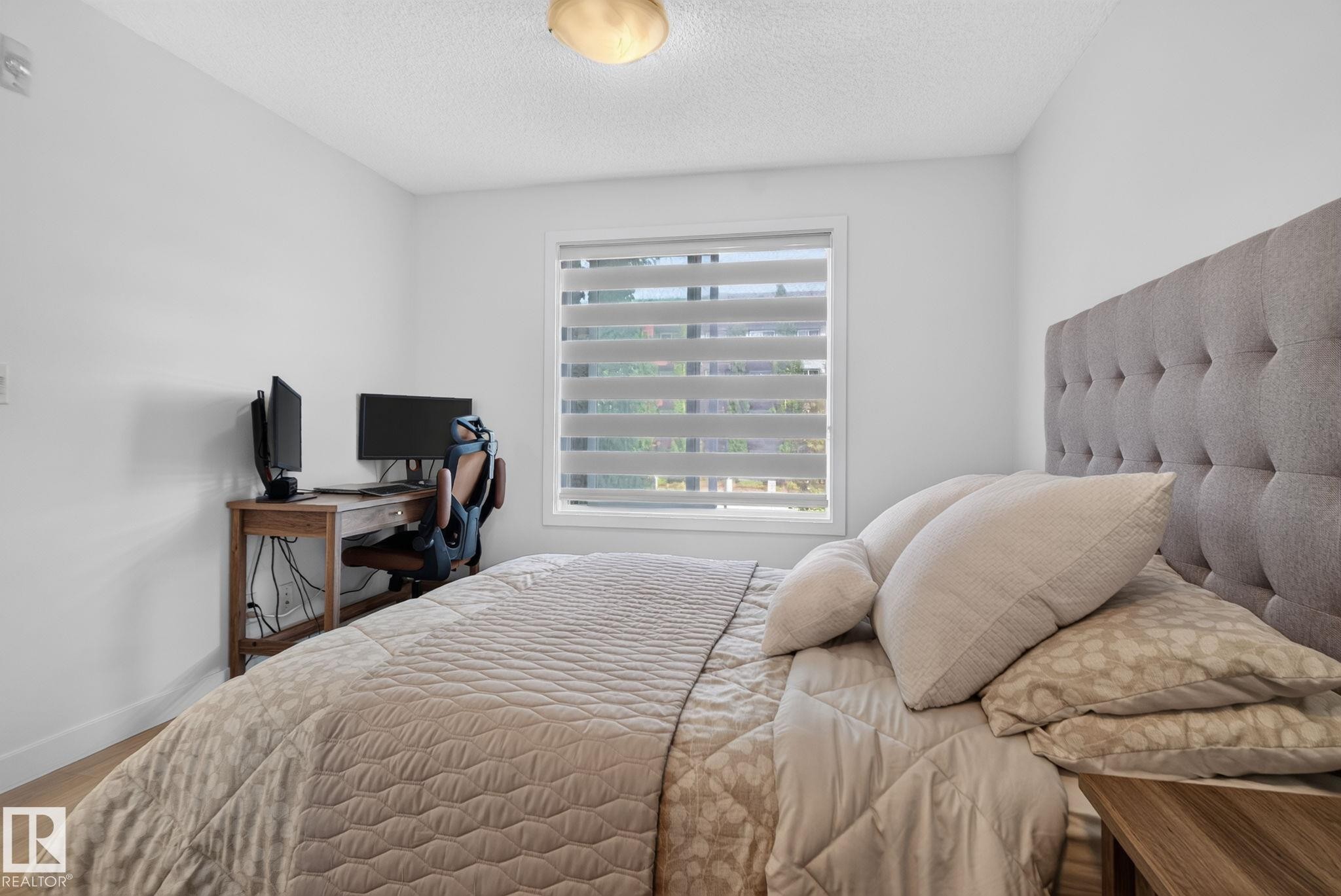 #203 5521 7 Av Sw, Edmonton, AB - Indoor Photo Showing Bedroom