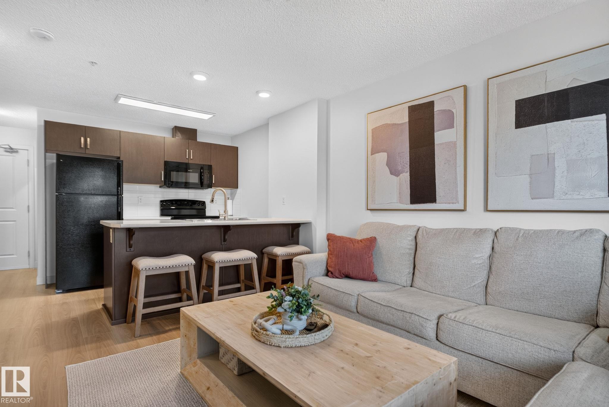 #203 5521 7 Av Sw, Edmonton, AB - Indoor