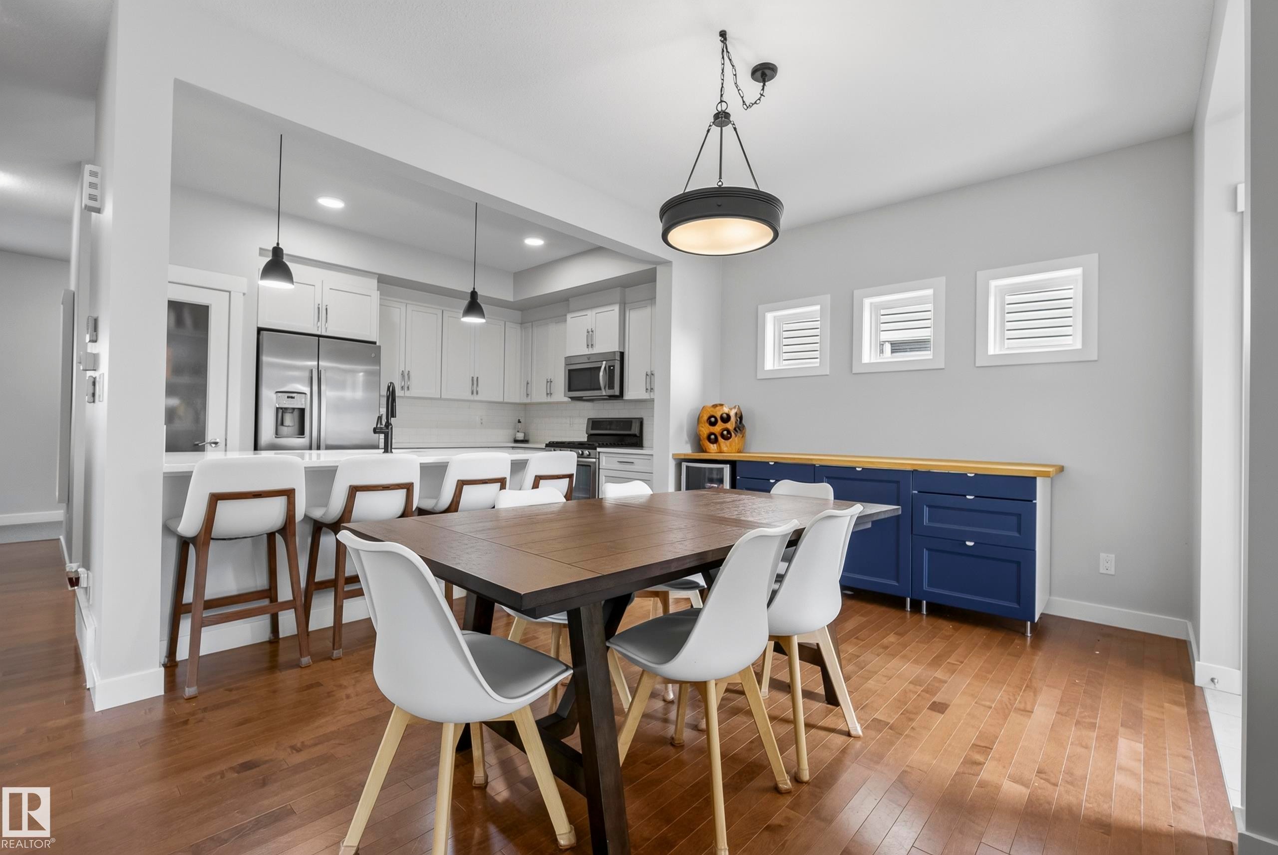 21711 99 Avenue Nw, Edmonton, AB - Indoor Photo Showing Dining Room