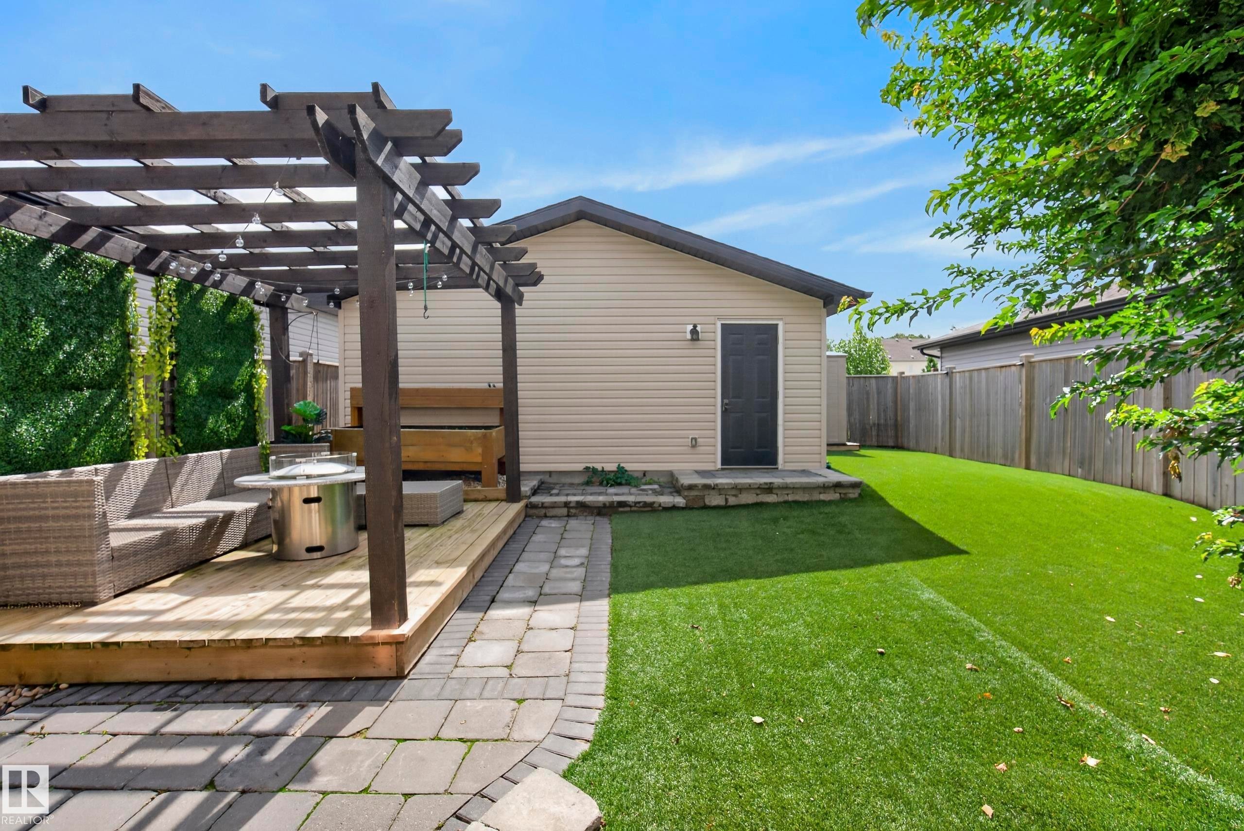 21711 99 Avenue Nw, Edmonton, AB - Outdoor