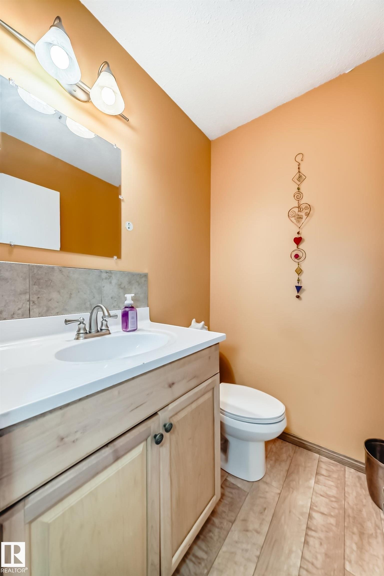 3151 139 Avenue Nw, Edmonton, AB - Indoor Photo Showing Bathroom