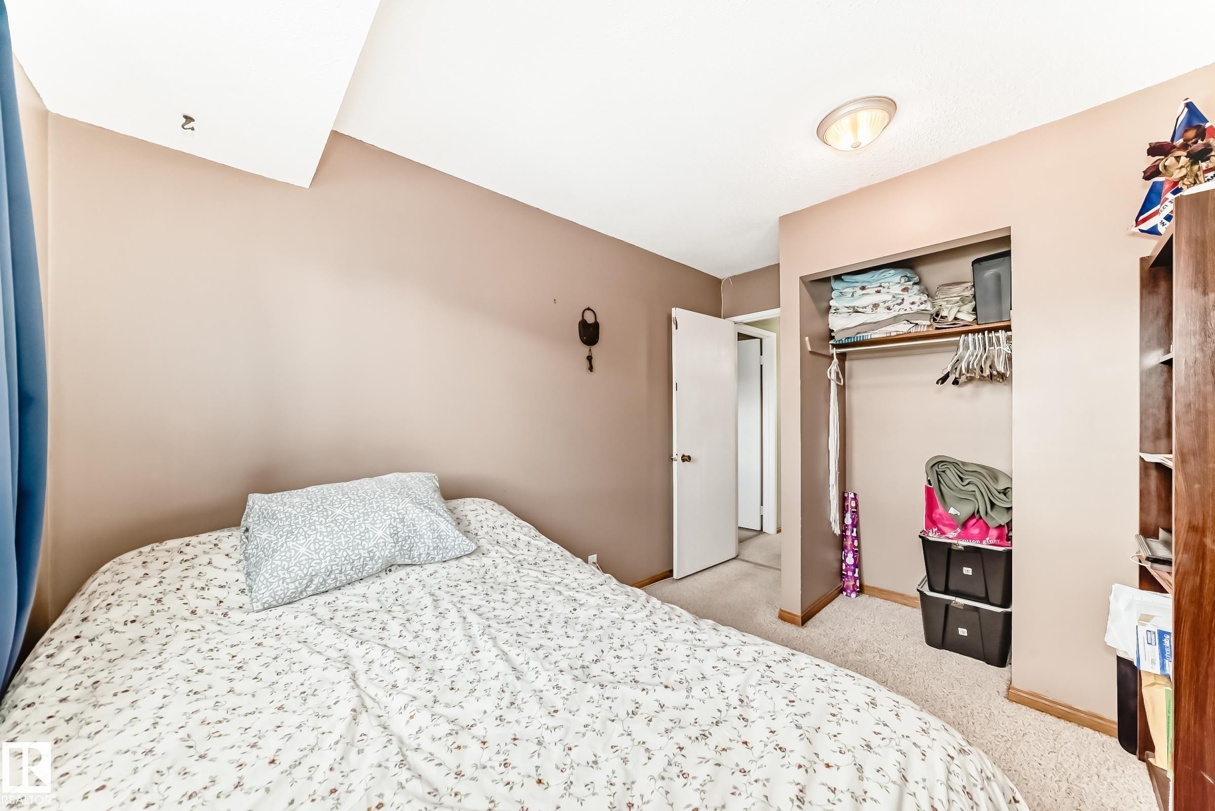 3151 139 Avenue Nw, Edmonton, AB - Indoor Photo Showing Bedroom