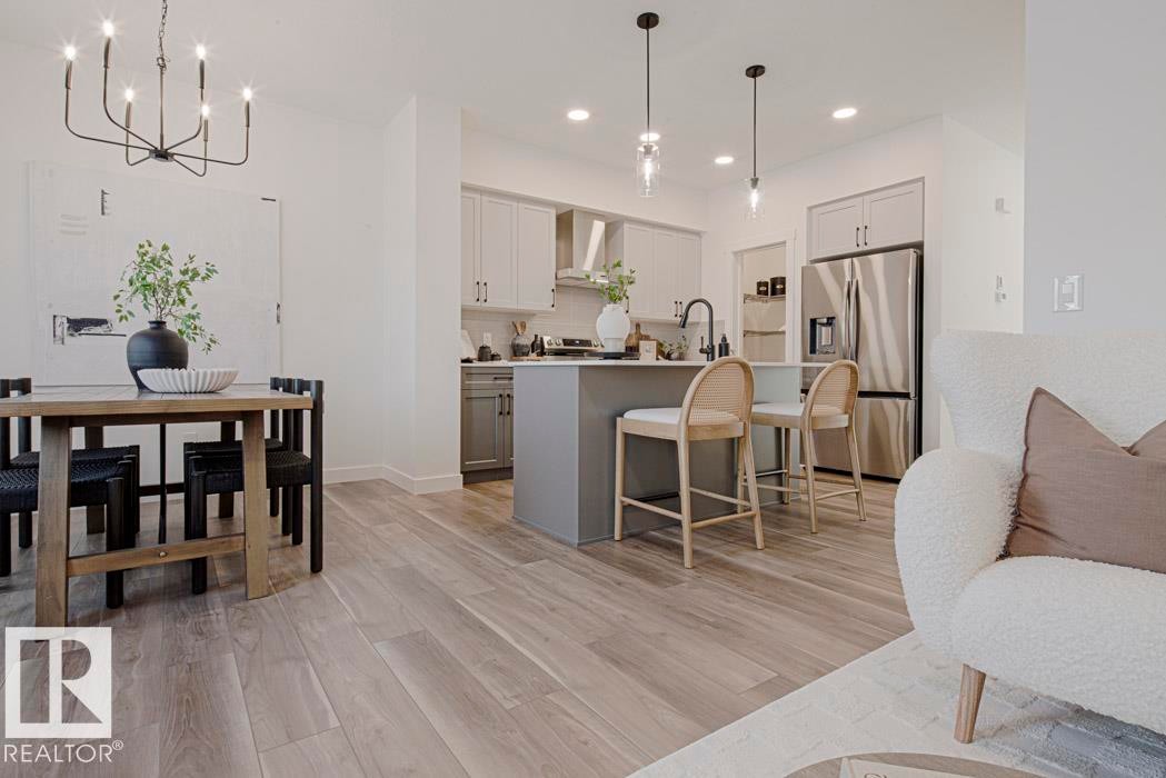 923 17 Avenue Nw, Edmonton, AB - Indoor Photo Showing Dining Room