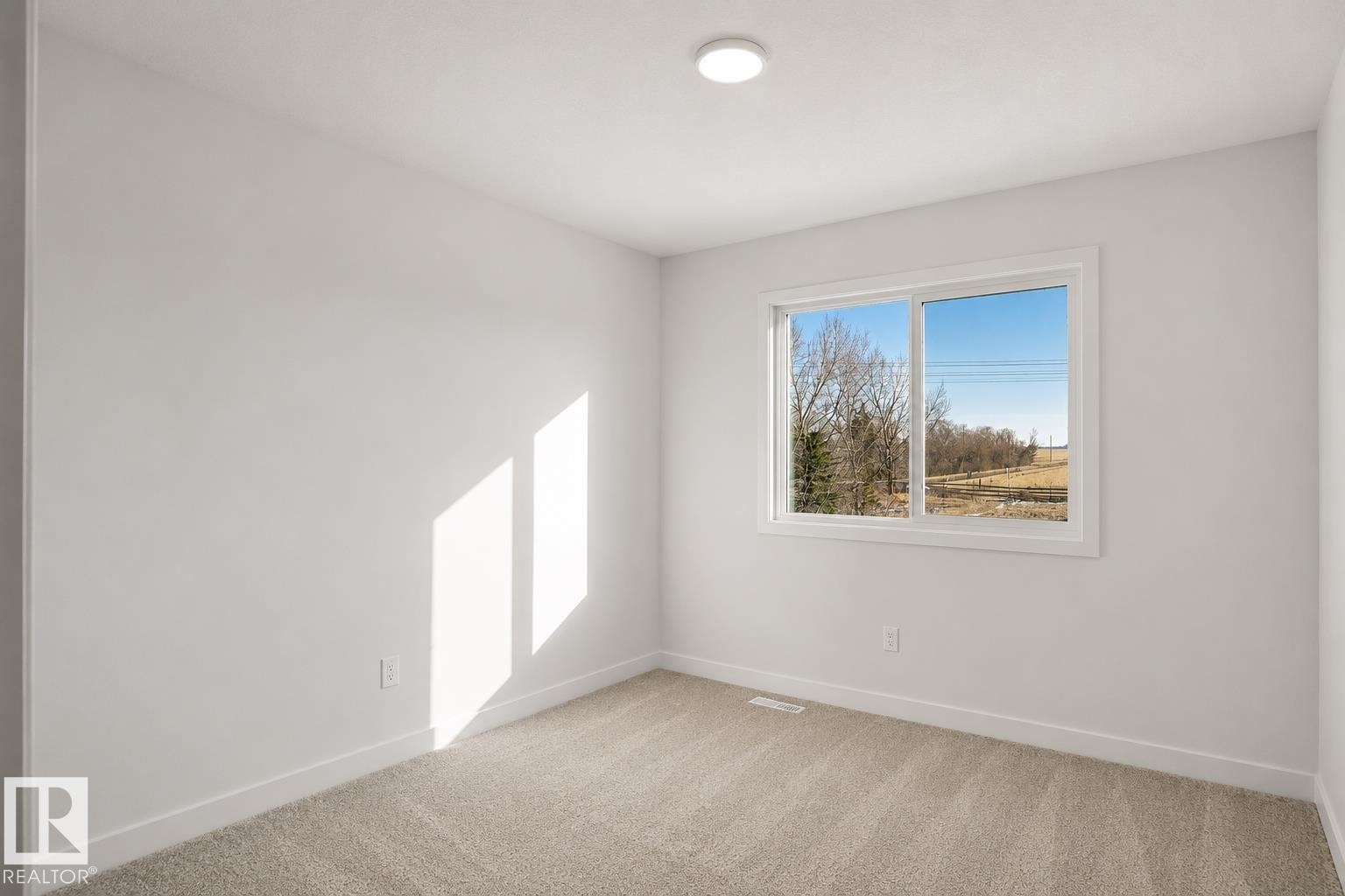 31 Emmett Way, Spruce Grove, AB - Indoor Photo Showing Other Room