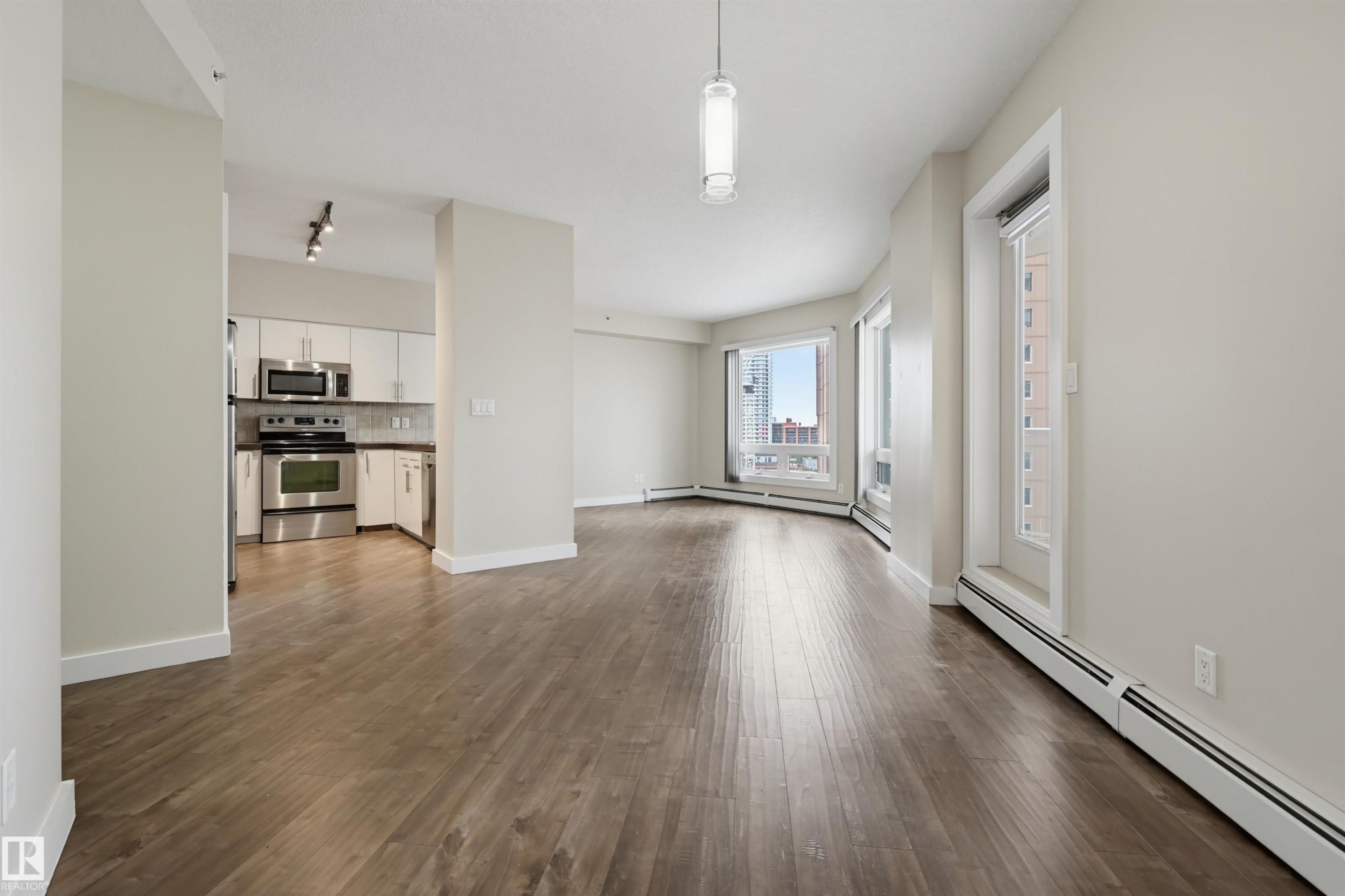#801 10136 104 St Nw, Edmonton, AB - Indoor