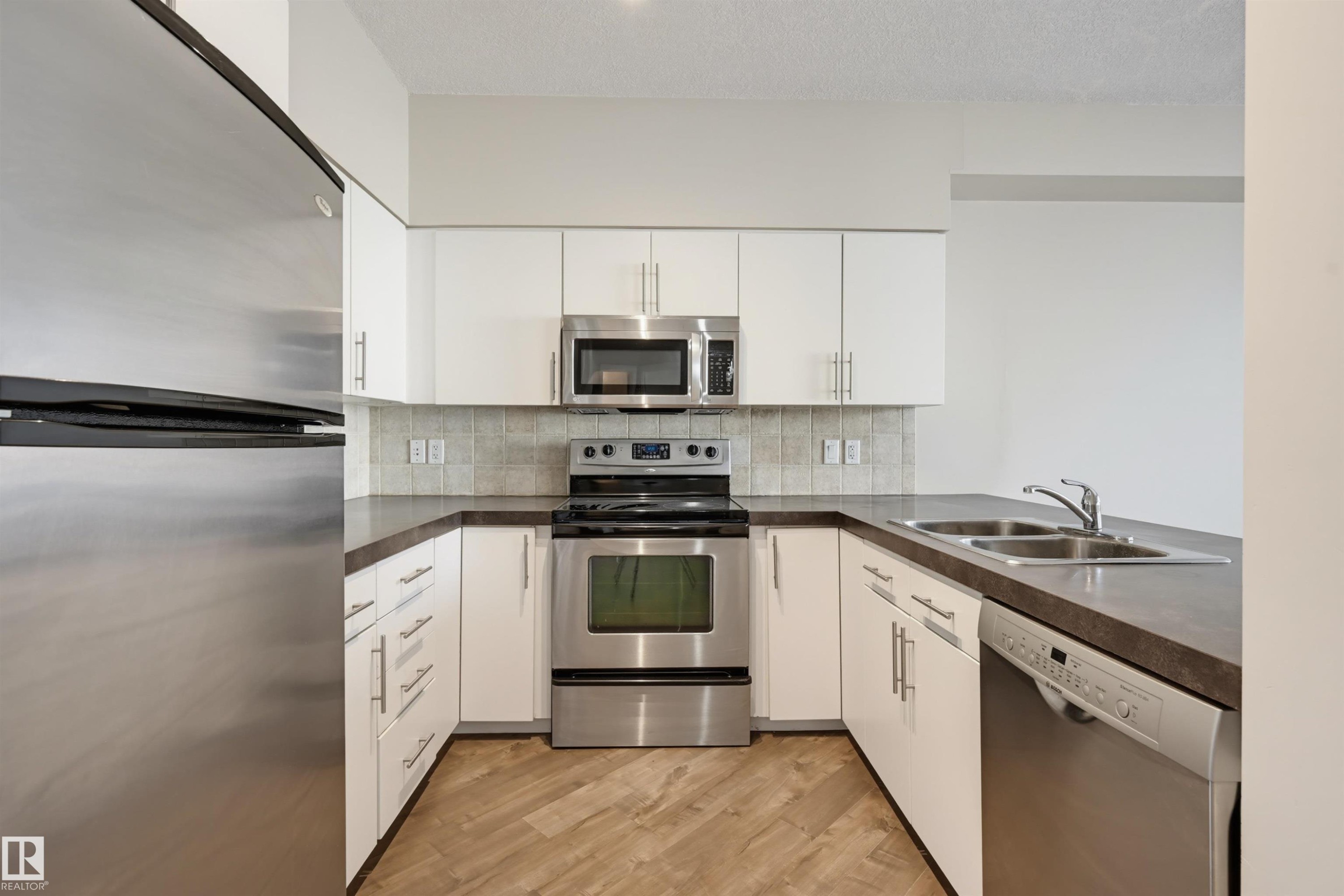 #801 10136 104 St Nw, Edmonton, AB - Indoor Photo Showing Kitchen With Double Sink