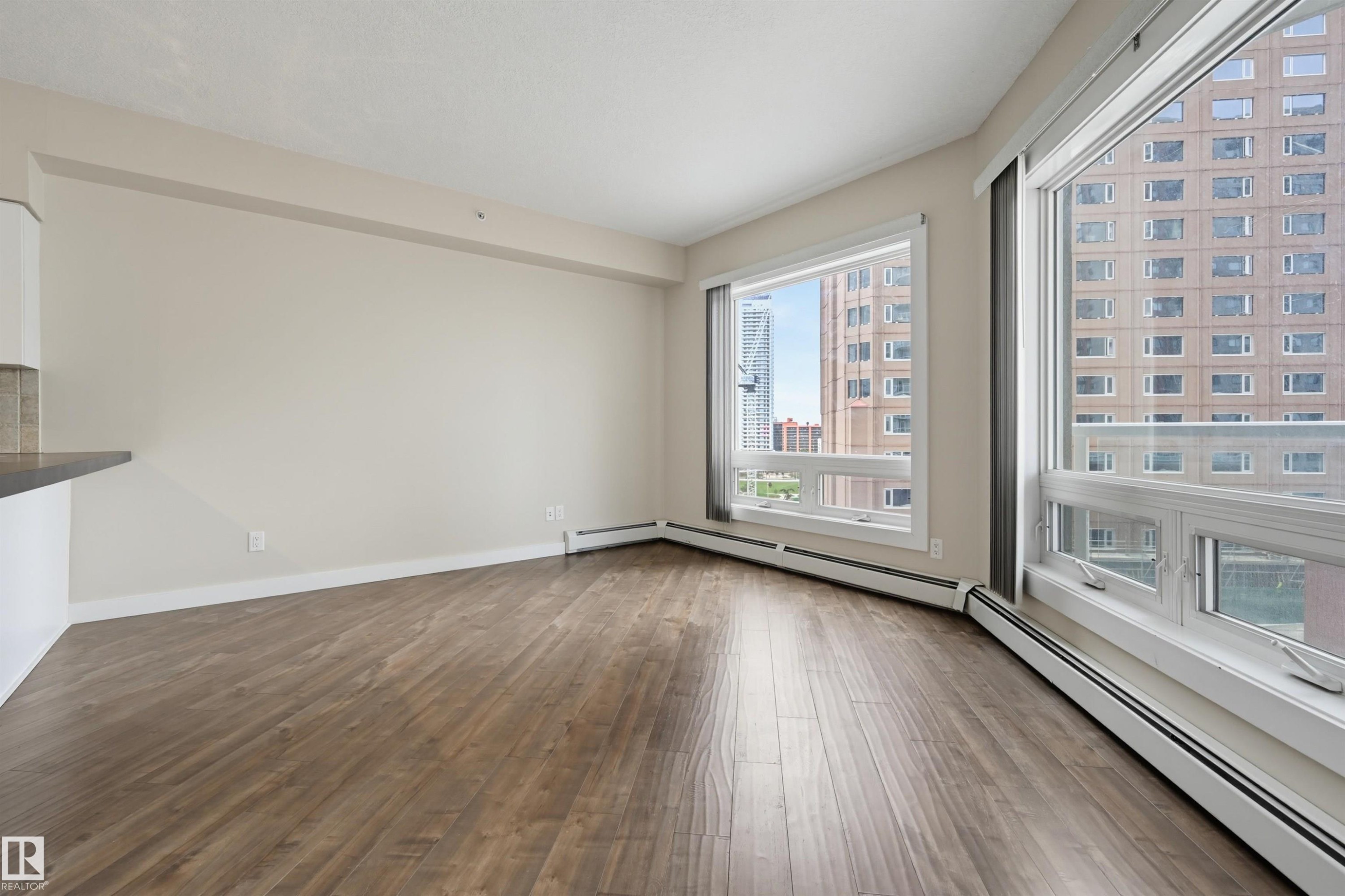 #801 10136 104 St Nw, Edmonton, AB - Indoor Photo Showing Other Room