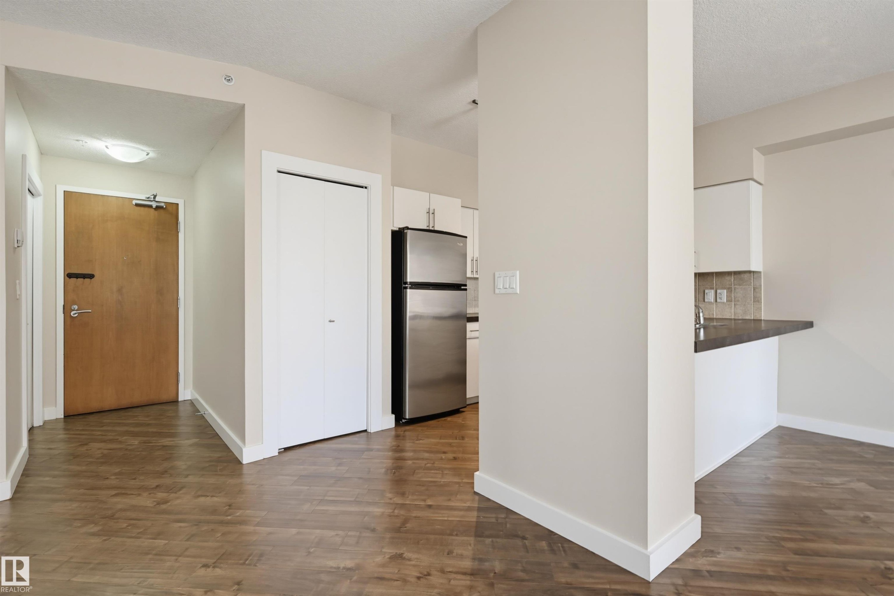#801 10136 104 St Nw, Edmonton, AB - Indoor
