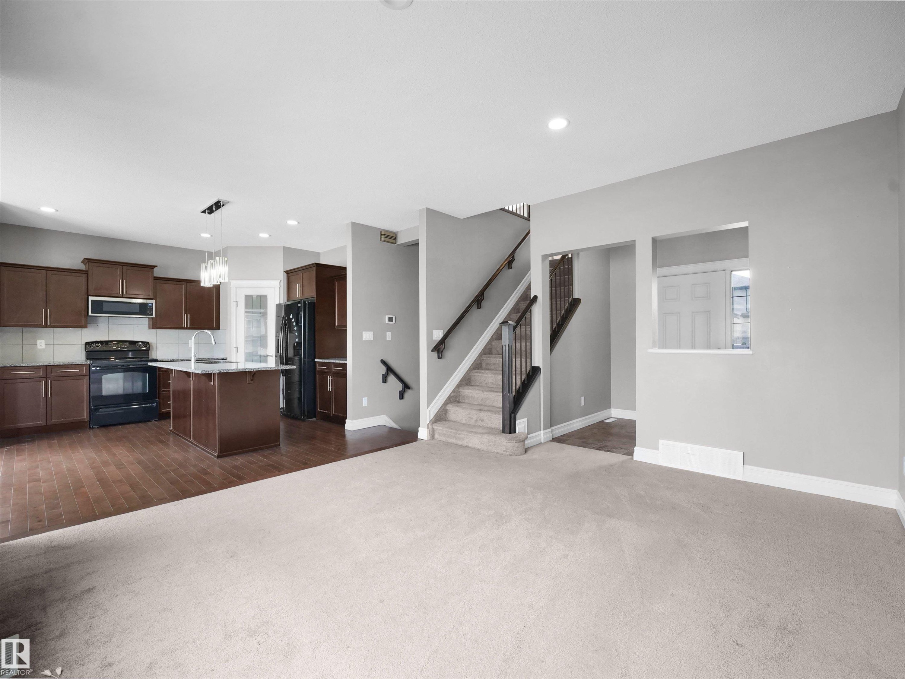 3623 15A Street Nw, Edmonton, AB - Indoor Photo Showing Kitchen