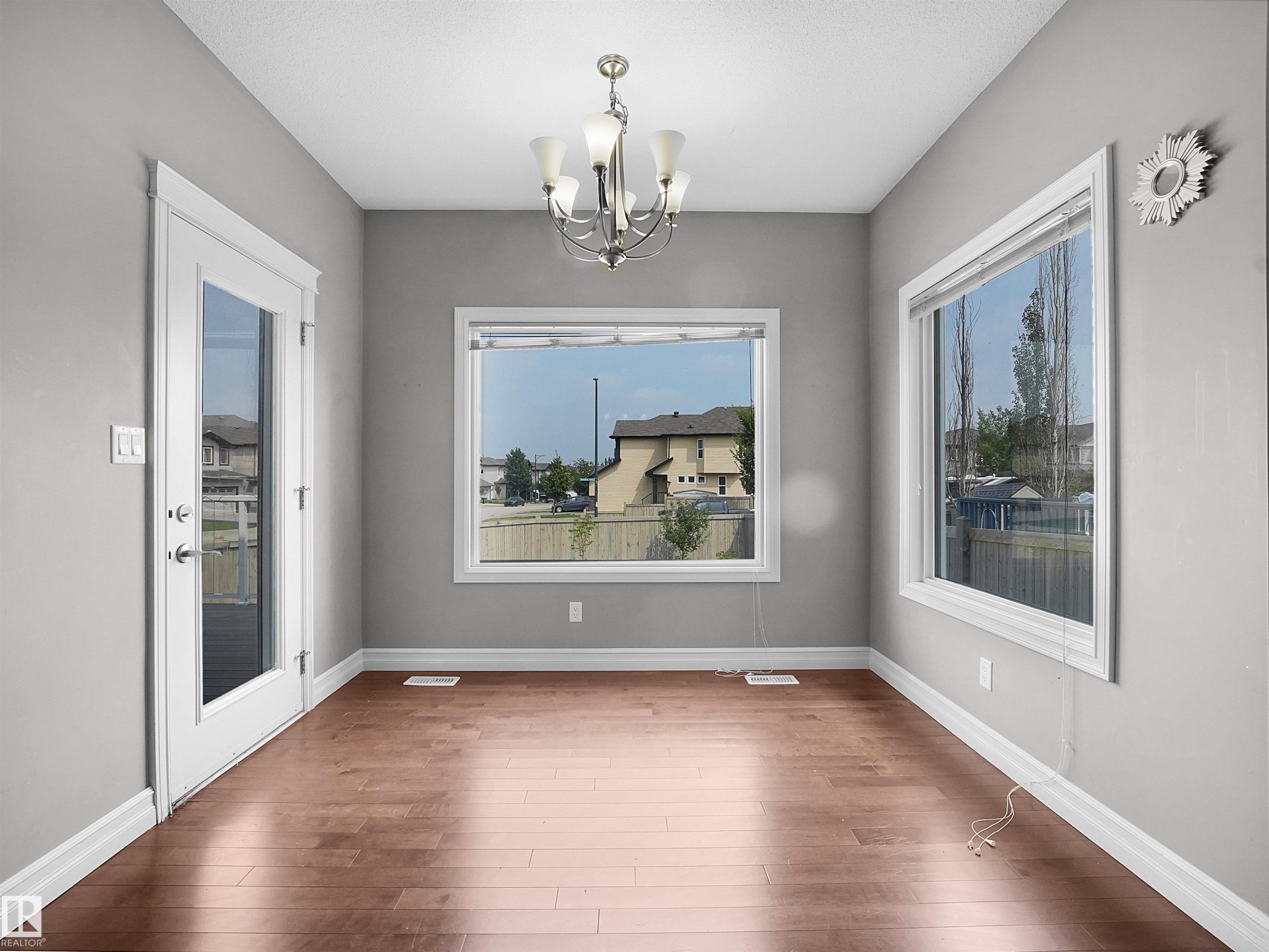 3623 15A Street Nw, Edmonton, AB - Indoor Photo Showing Other Room