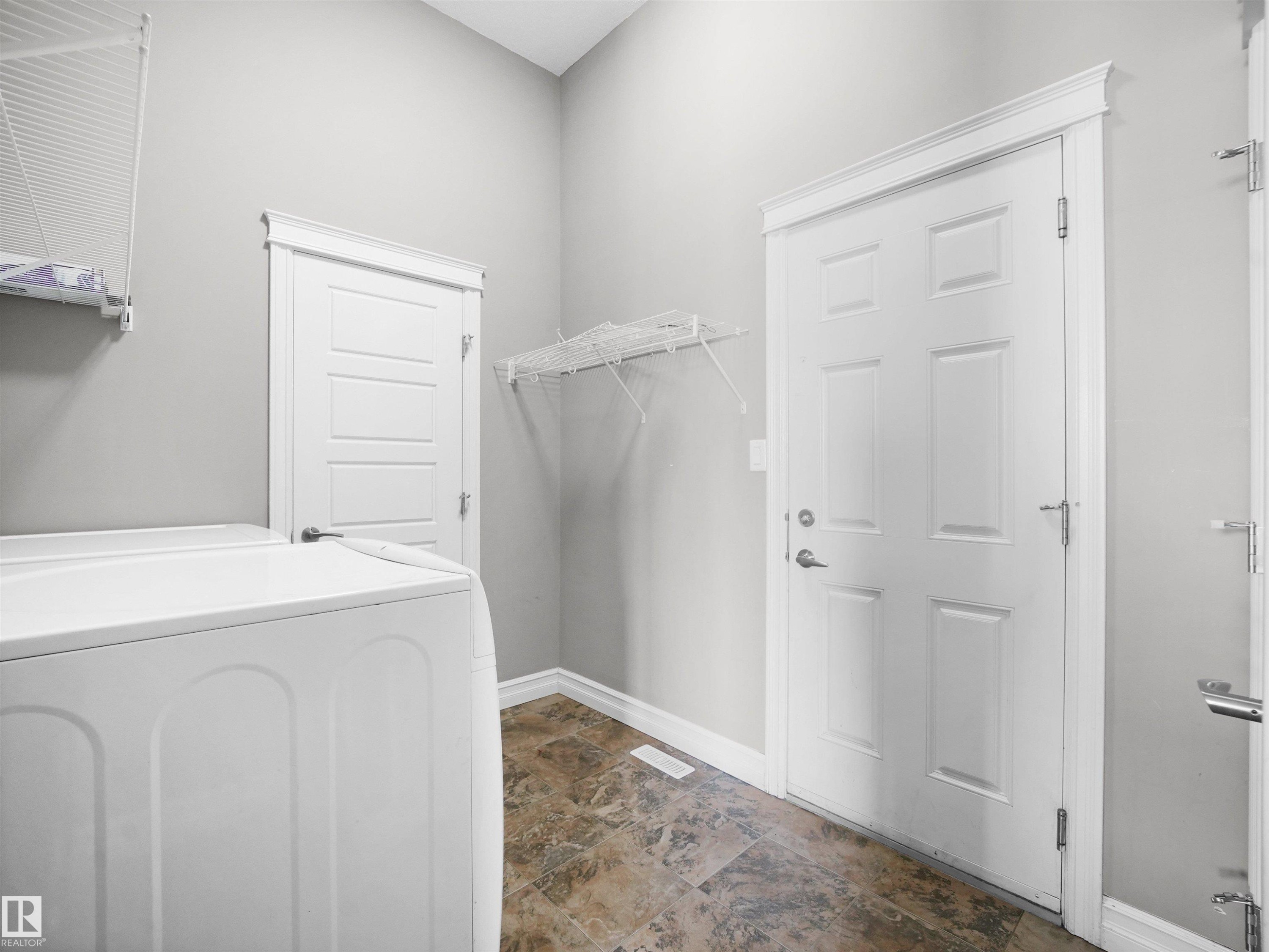 3623 15A Street Nw, Edmonton, AB - Indoor Photo Showing Laundry Room