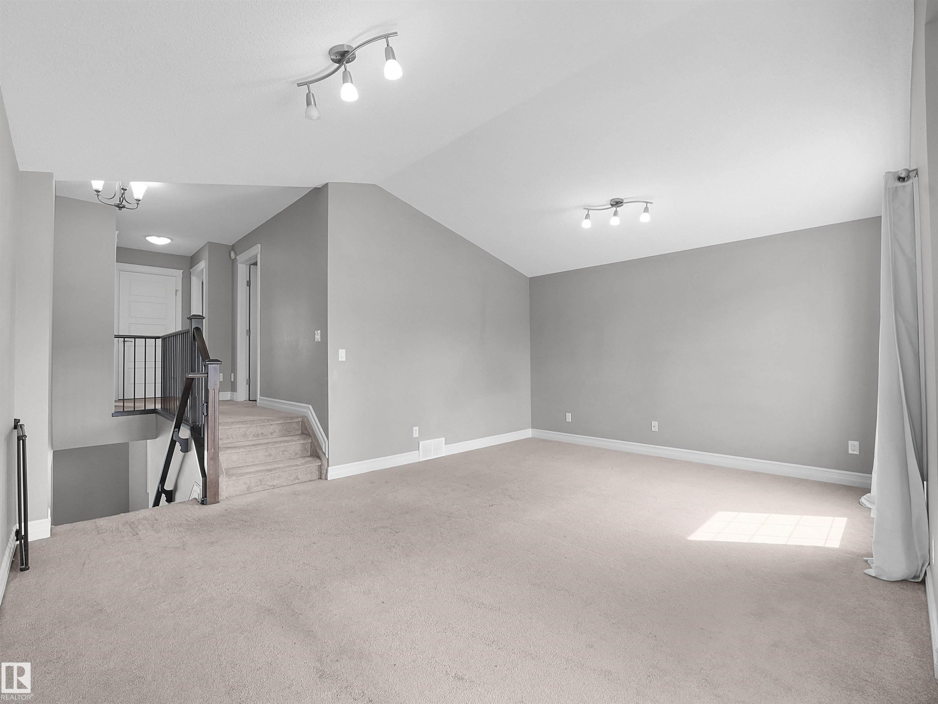 3623 15A Street Nw, Edmonton, AB - Indoor Photo Showing Other Room