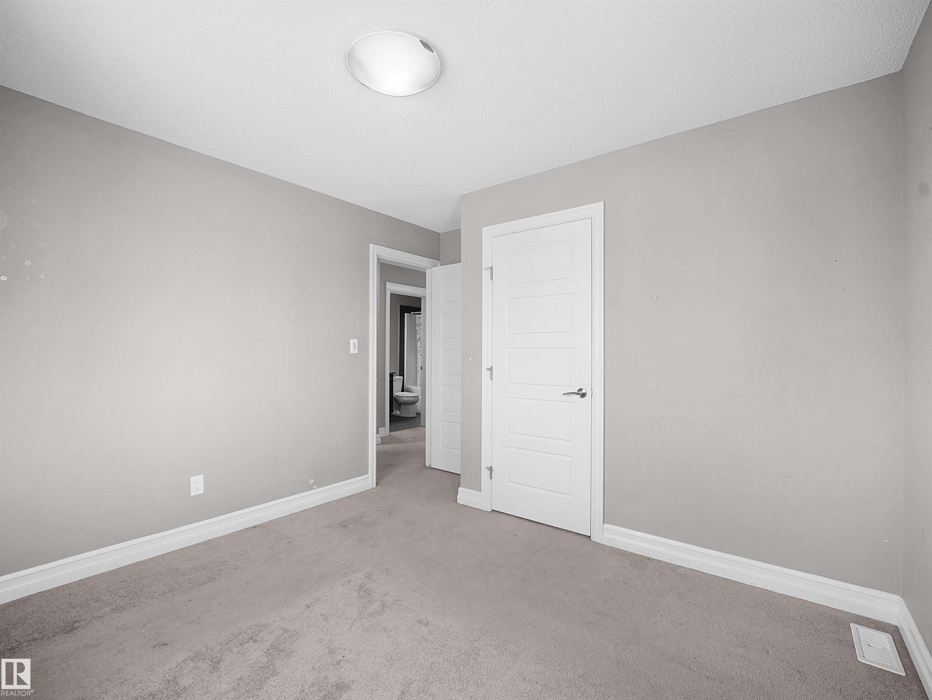 3623 15A Street Nw, Edmonton, AB - Indoor Photo Showing Other Room