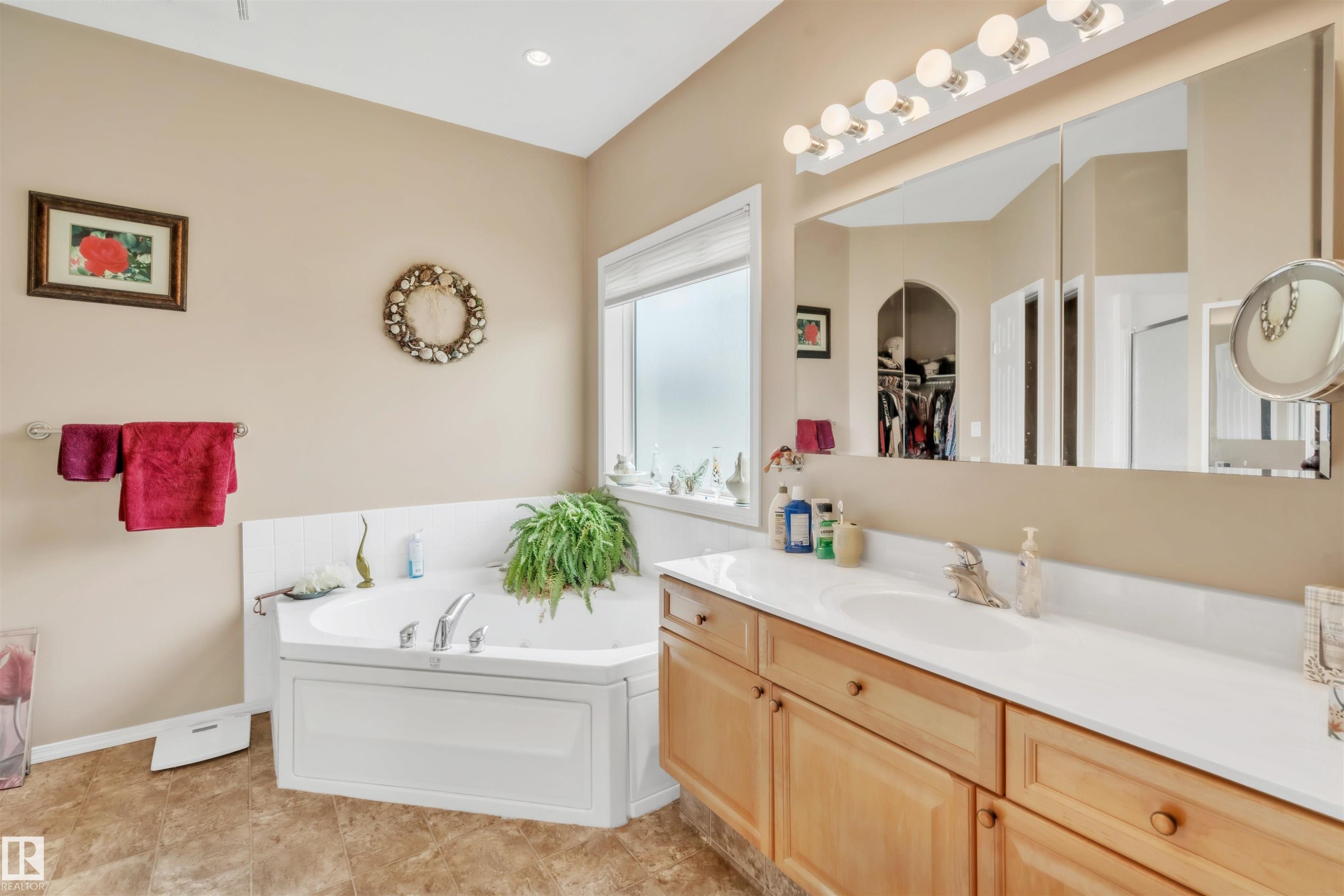 3006 Red Fox Drive, Cold Lake, AB - Indoor Photo Showing Bathroom
