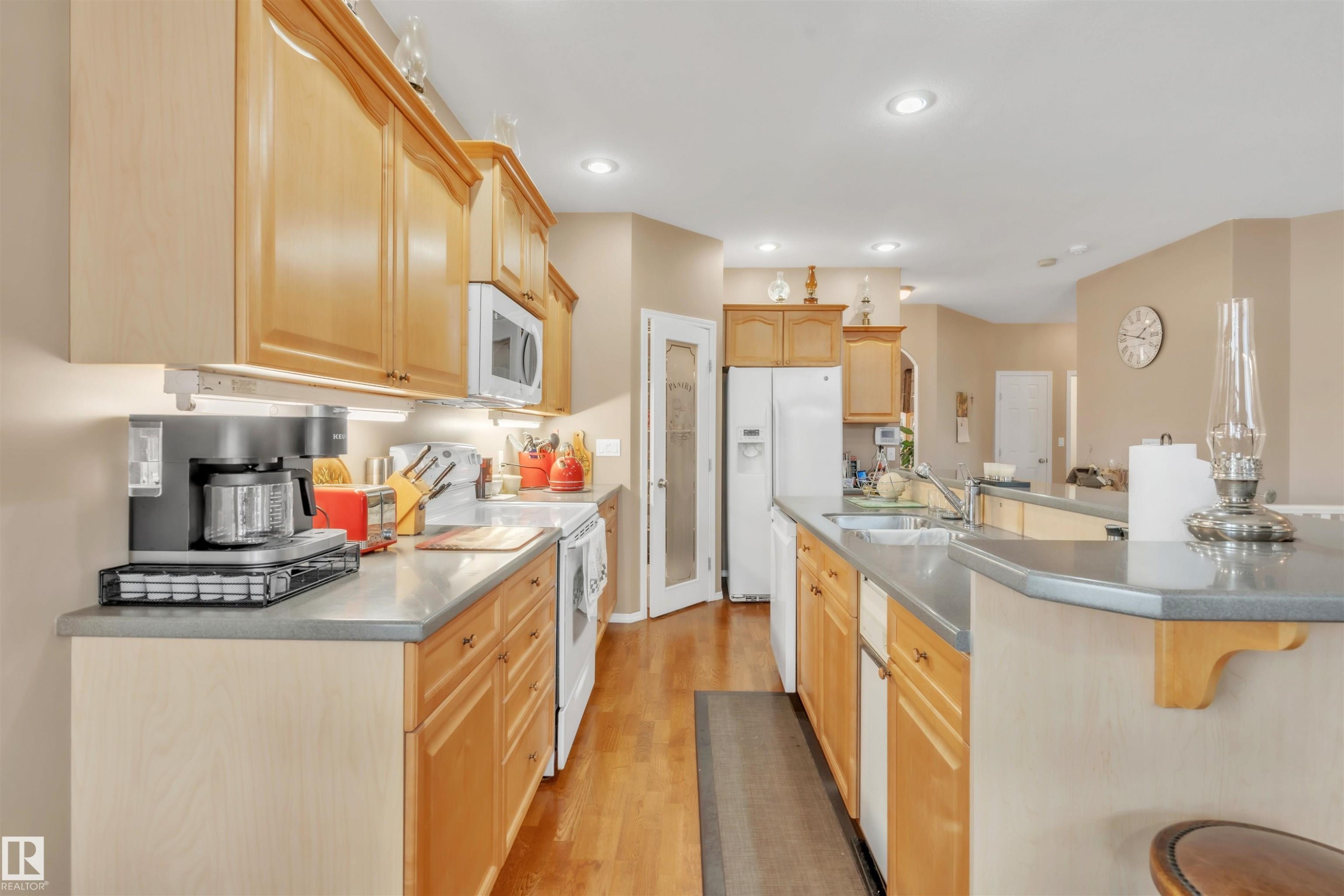 3006 Red Fox Drive, Cold Lake, AB - Indoor Photo Showing Kitchen