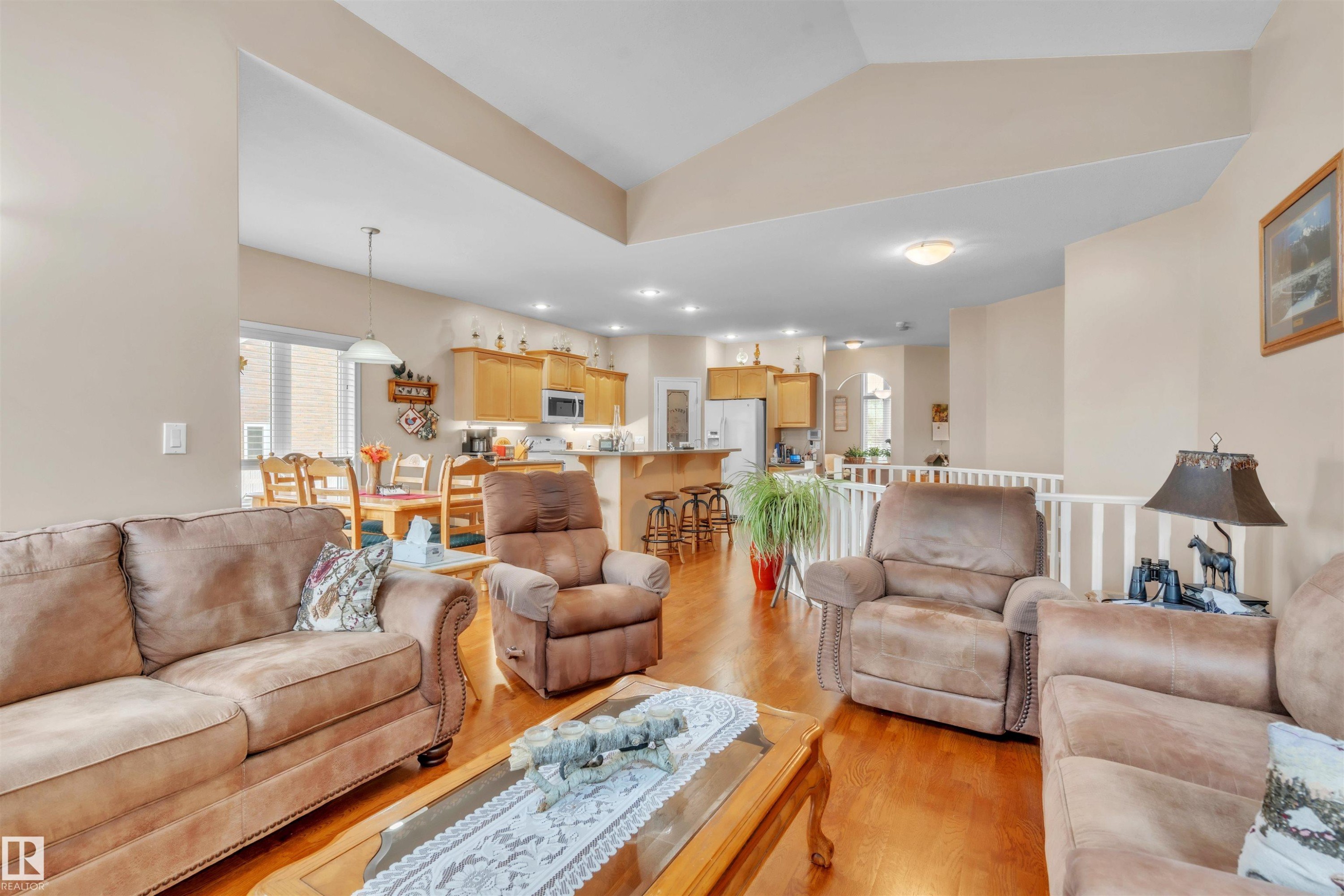 3006 Red Fox Drive, Cold Lake, AB - Indoor Photo Showing Living Room