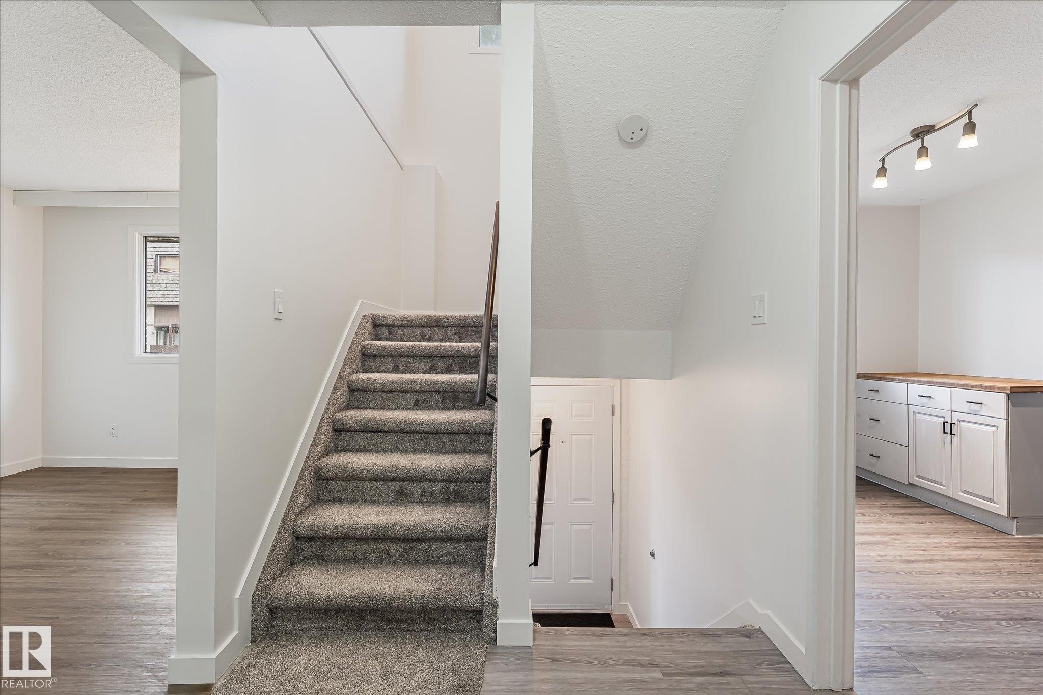 3317 107 Avenue Nw, Edmonton, AB - Indoor Photo Showing Other Room